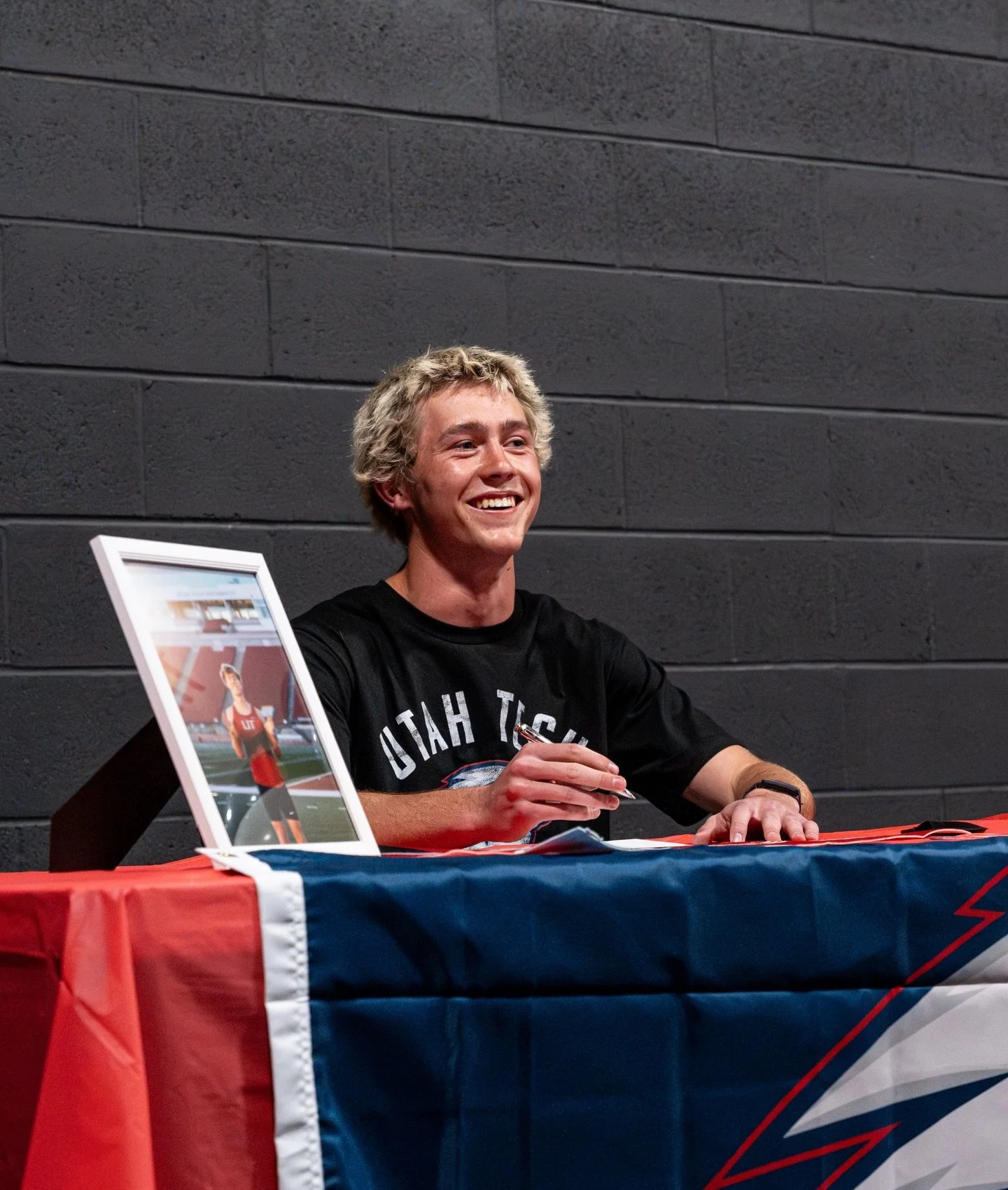SUPER proud of @gavinhurst2 for his commitment to @utahtech_tfxc . Gavin is the standard of excellence in track and field, explosive on the track, disciplined in his preparation, and an outstanding young man whose character matches his performance. 
