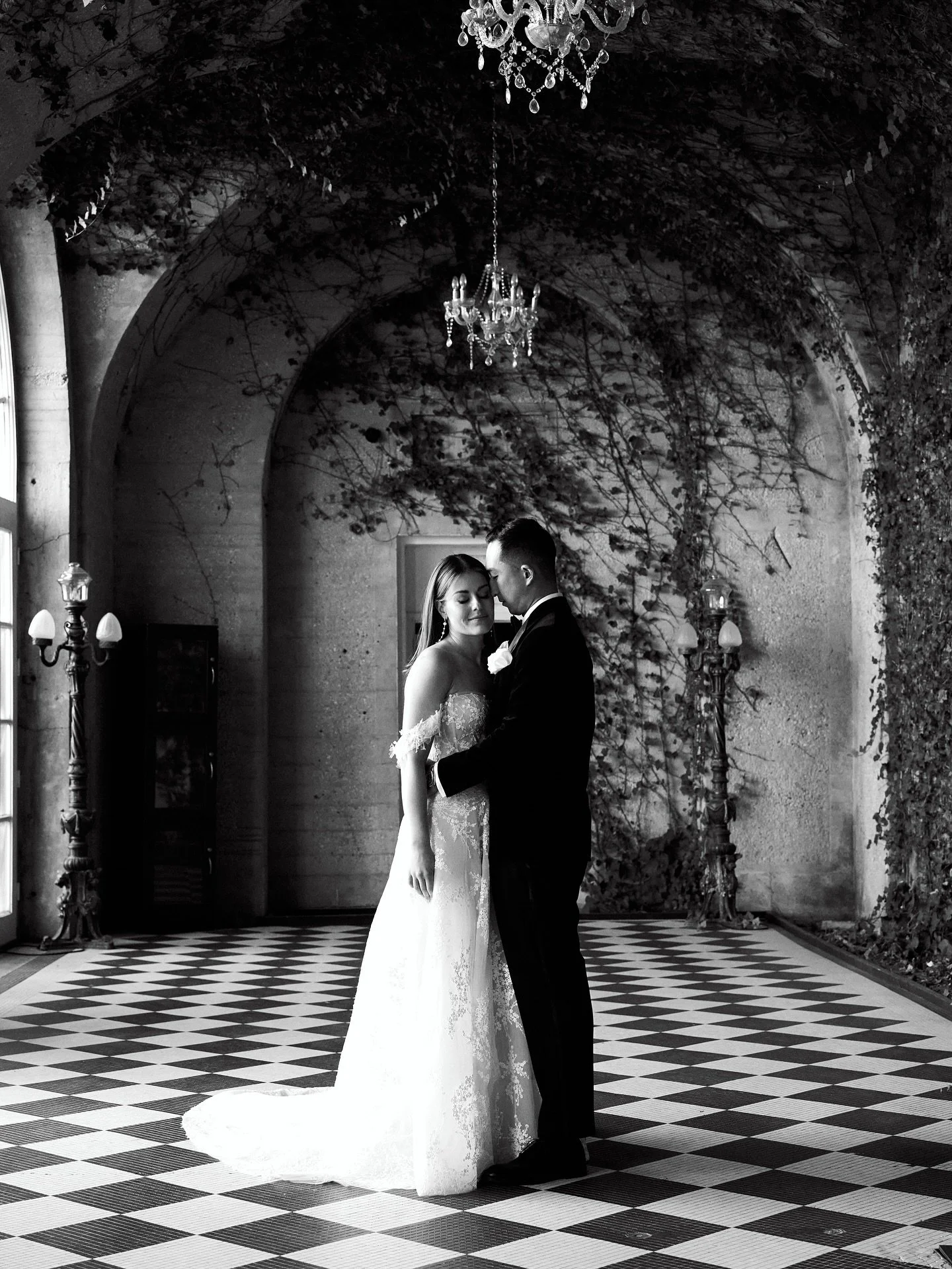 Not just a wedding.
A film. A mood. A statement.
Shot at Oheka Castle &mdash; where elegance meets attitude.

We don&rsquo;t capture moments.
We direct them.

DM to book your cinematic photo experience.
NY / LA / Worldwide.

#OhekaCastleWedding #Cine