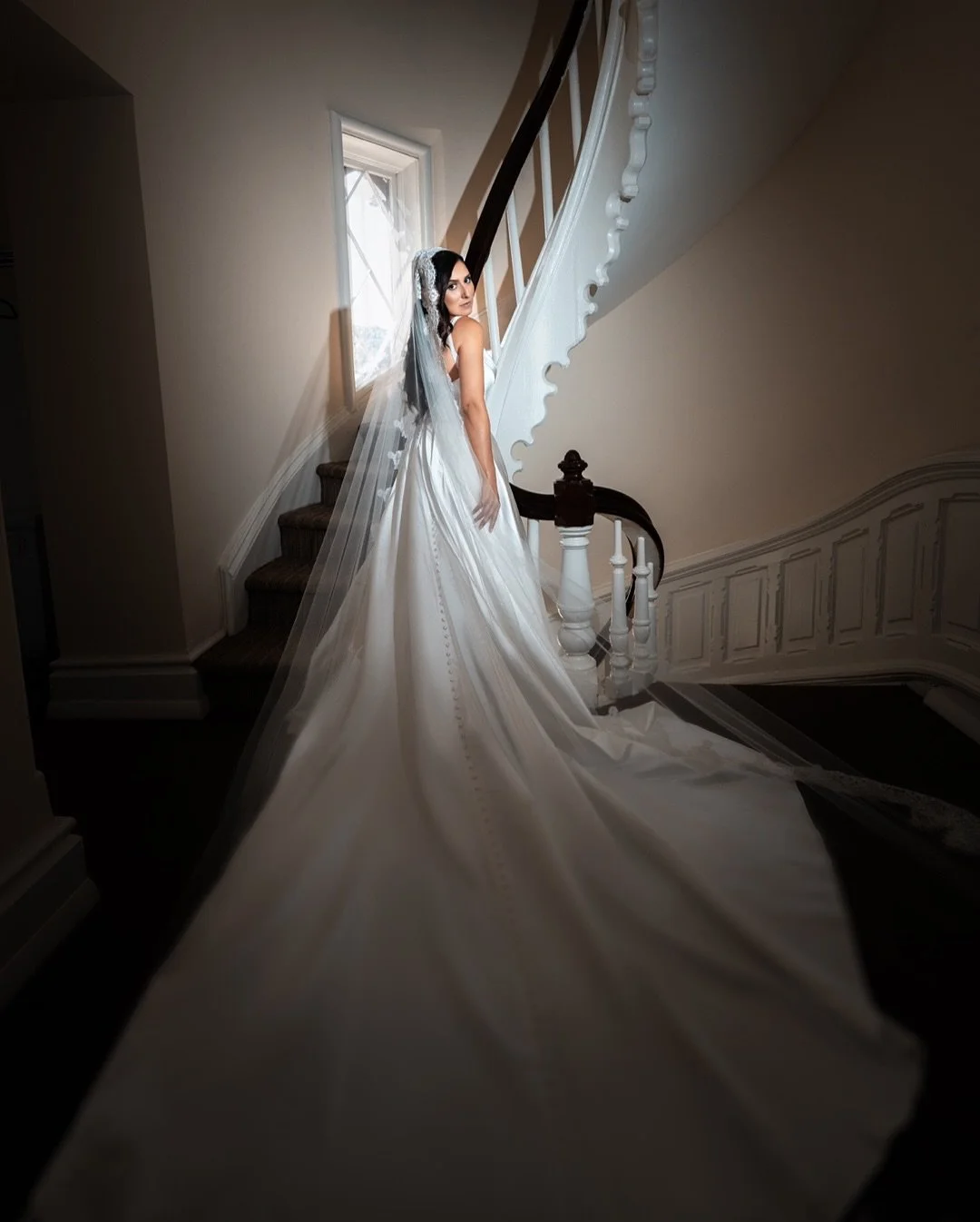Jose &amp; Emmy
Whitby Castle | 08.31.2025
The kind of love that fills every room.
The laughter, the glances, the calm before the vows, all wrapped in timeless elegance.

From the first frame to the last dance, their day was pure cinema, effortless, 