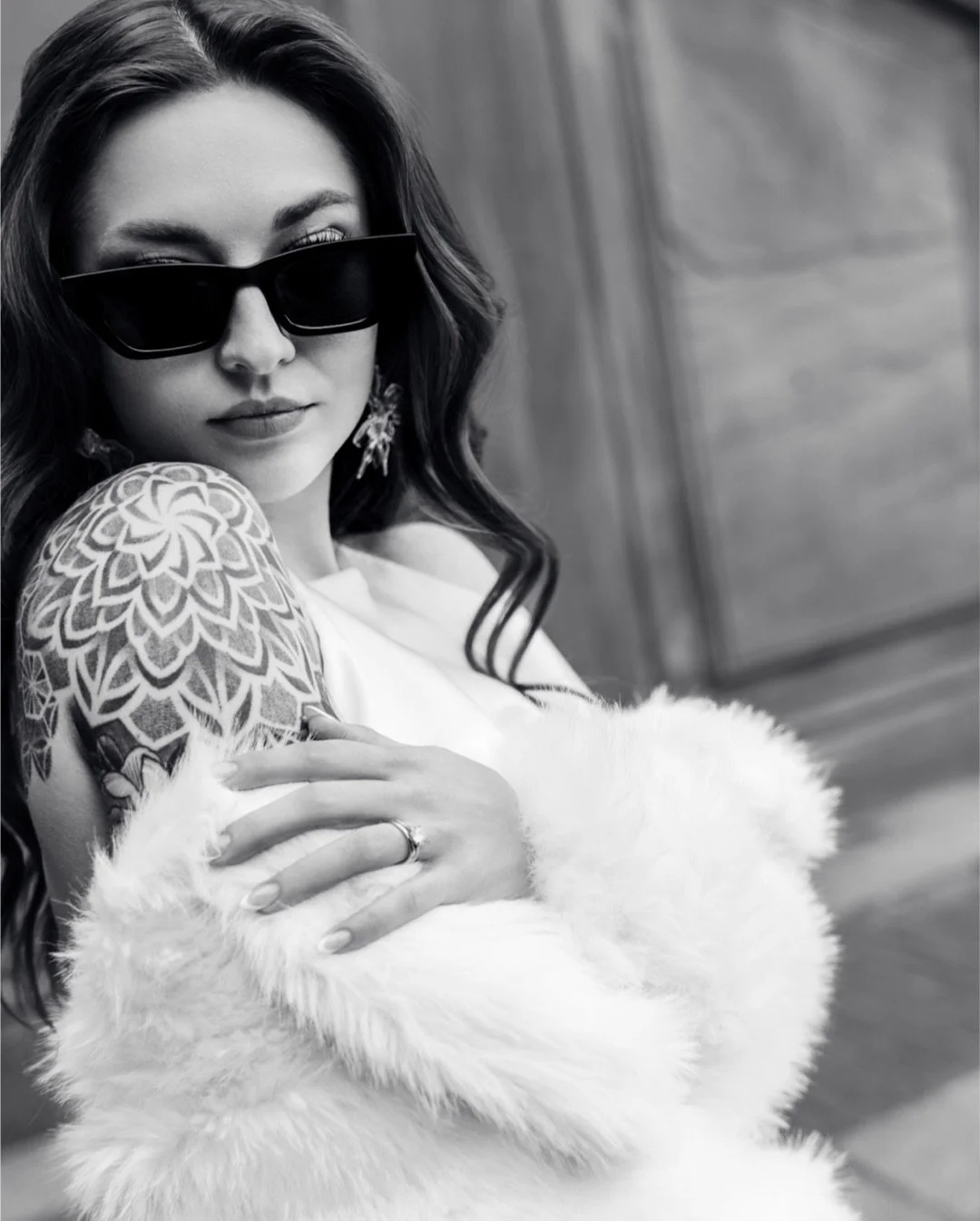 Small weddings hit different.
Elopements feel like a breath of air in a world that&rsquo;s always rushing forward.
No timelines snapping, no chasing the sun by the minute,
no marathon of checklists and chaos.
Planners, we love you (truly ❤️).
But on 