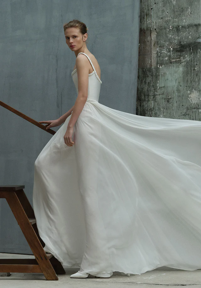 ELIESAAB_BRIDAL_SS26_LOOK1.jpg