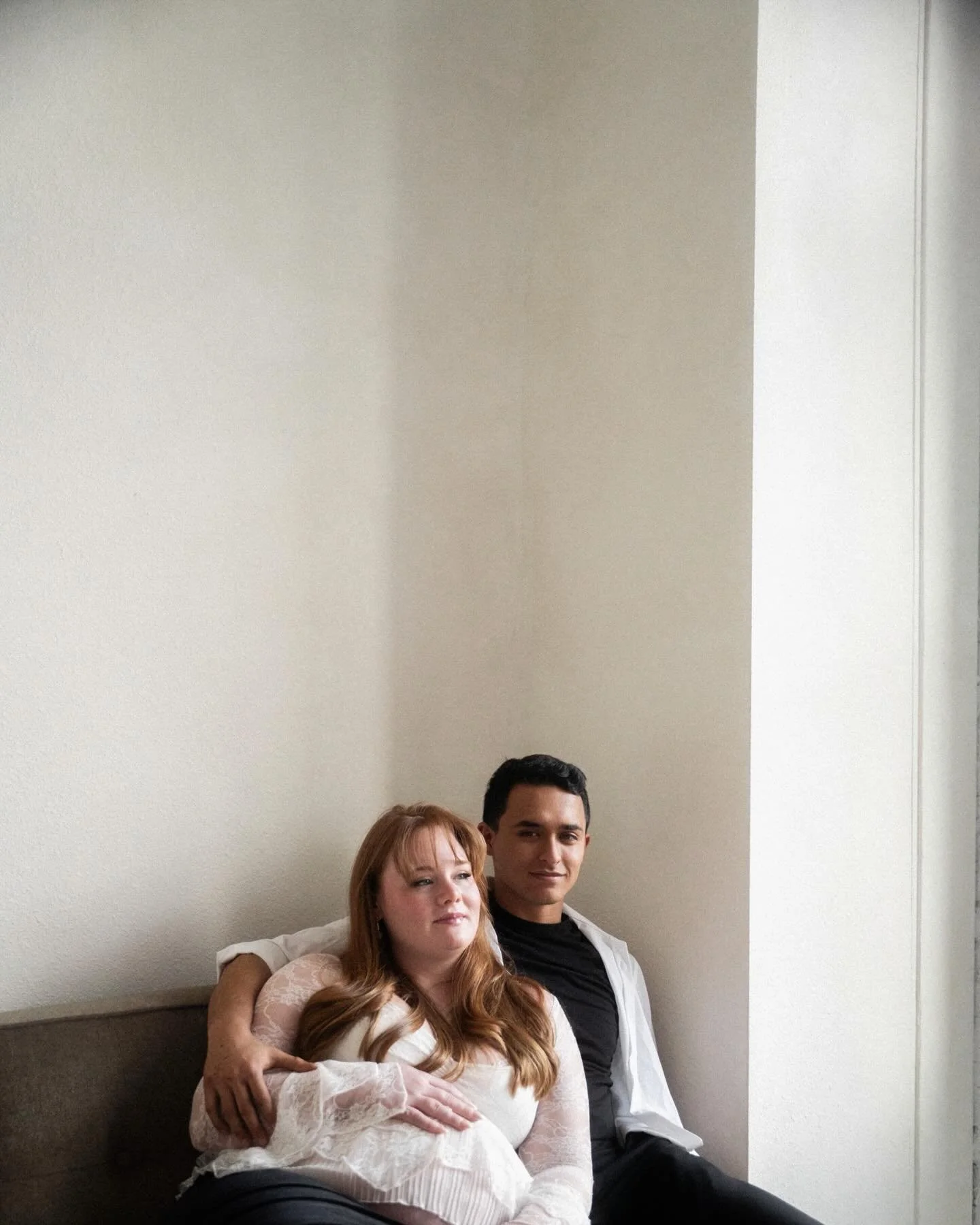 lily + zeke right before their sweet boy arrives 🤍