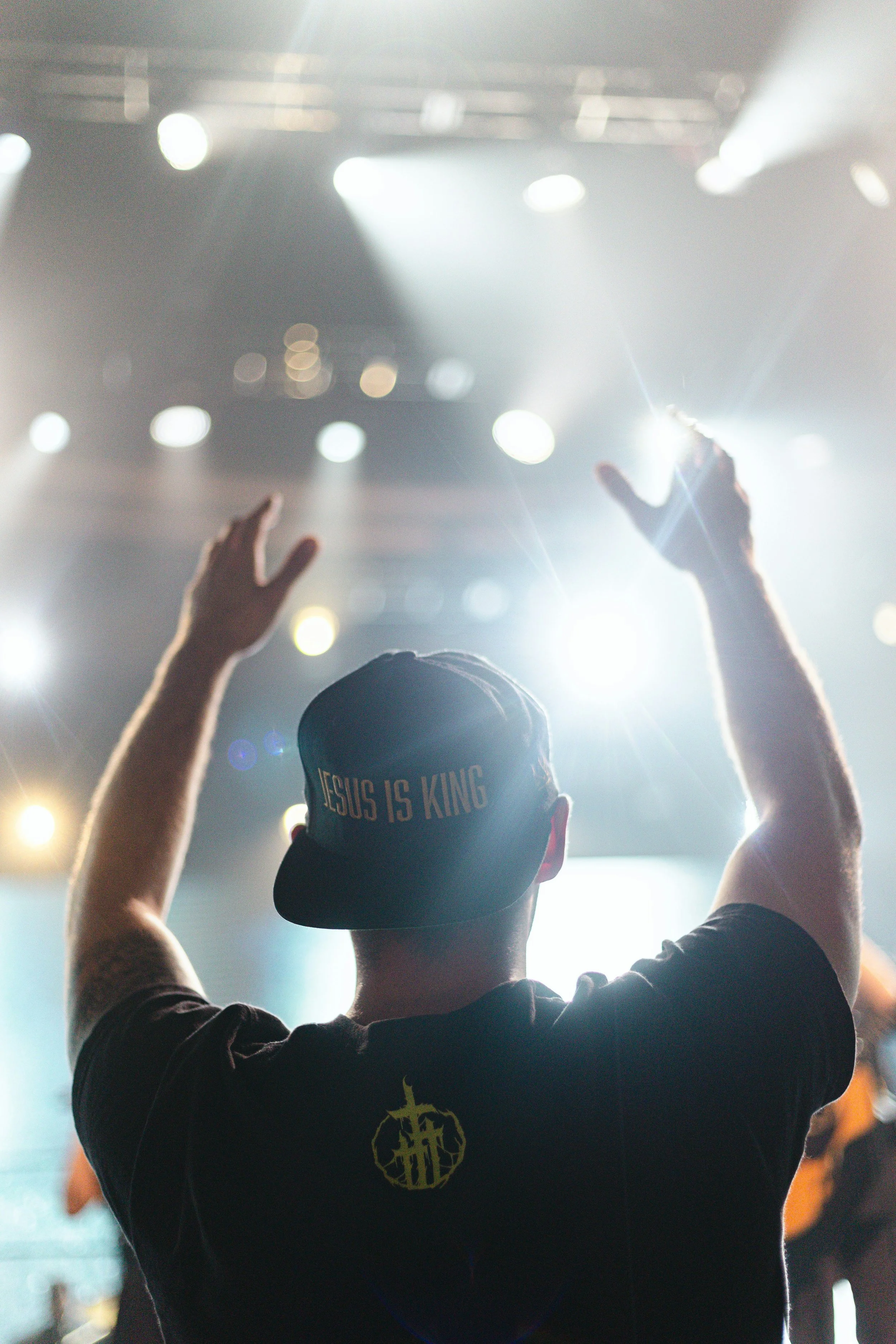 Building Bridges Through Intergenerational Worship with the O.U.T.R.E.A.C.H. Model