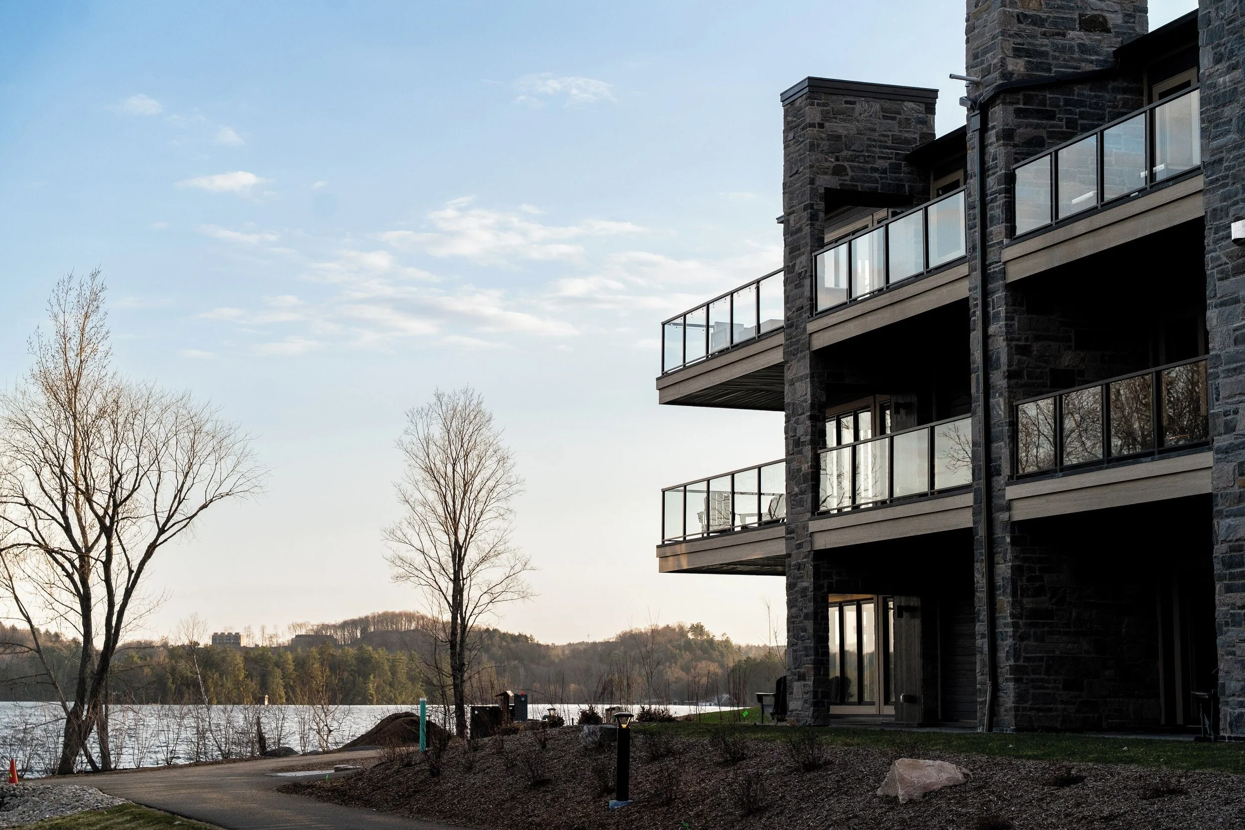 bldg4.jpg