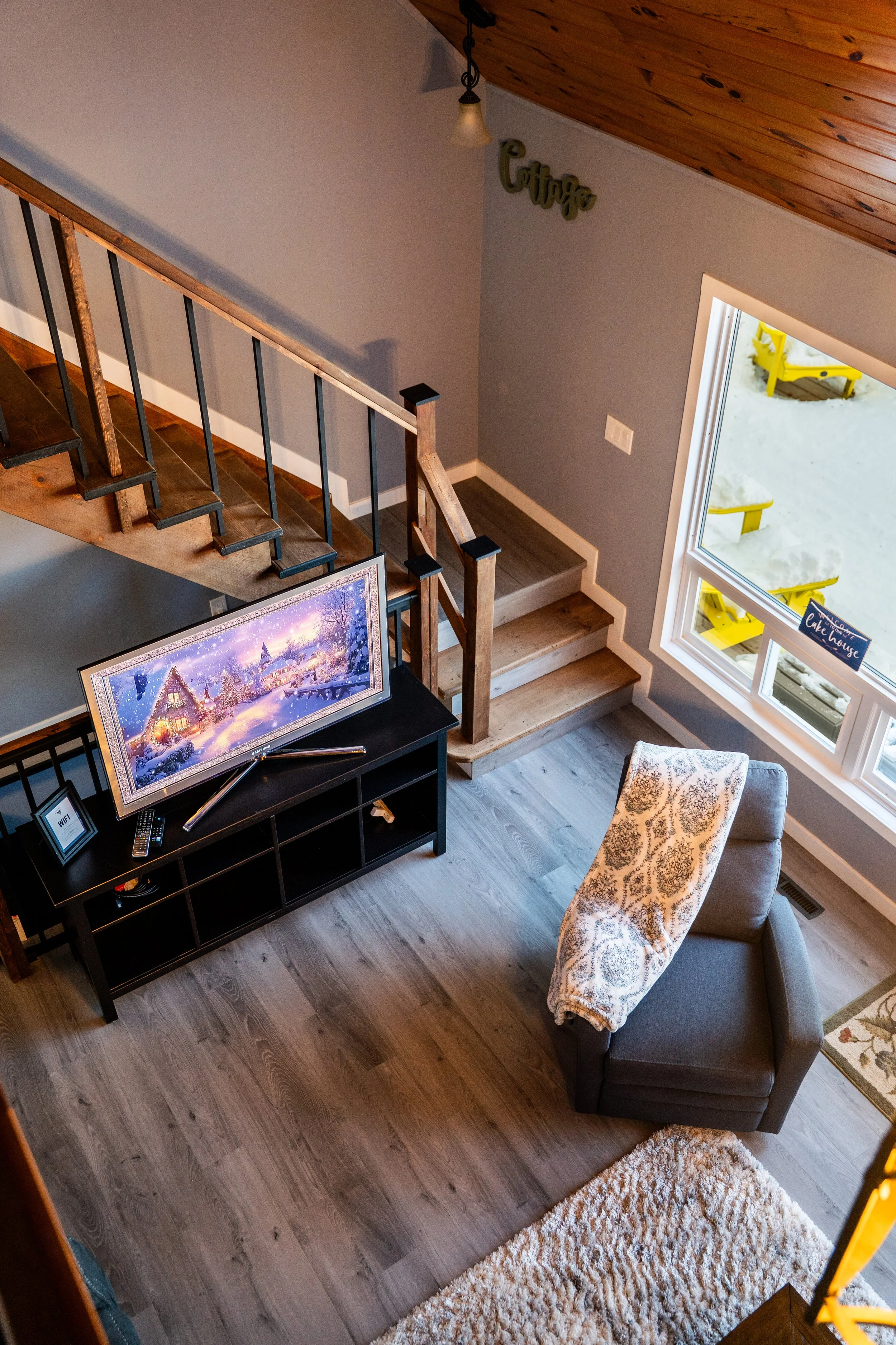 Cedar and Sand Lakehouse Christmas Winter 2025-34.jpg