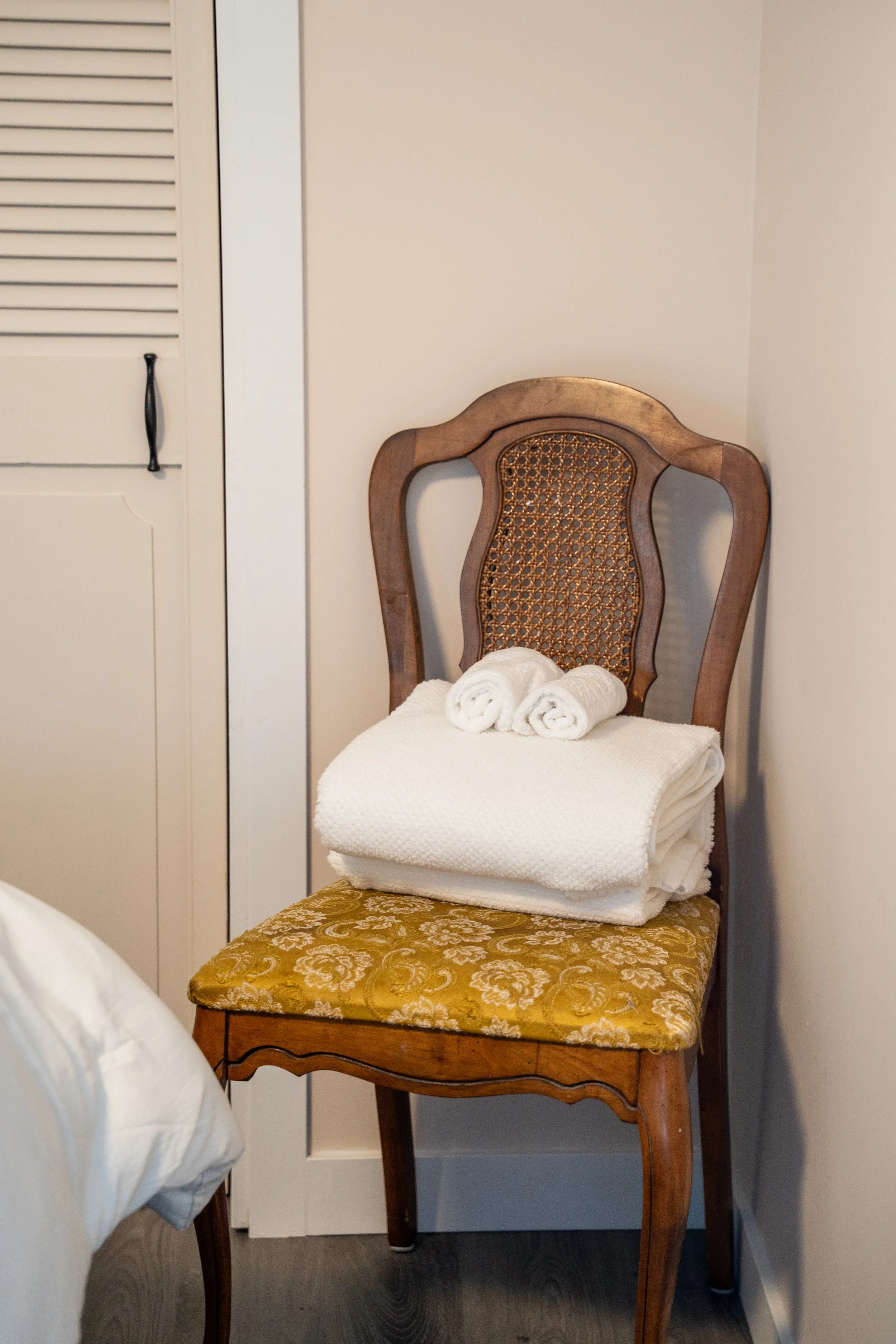 Cedar and Sand Lakehouse Christmas Winter 2025-49.jpg