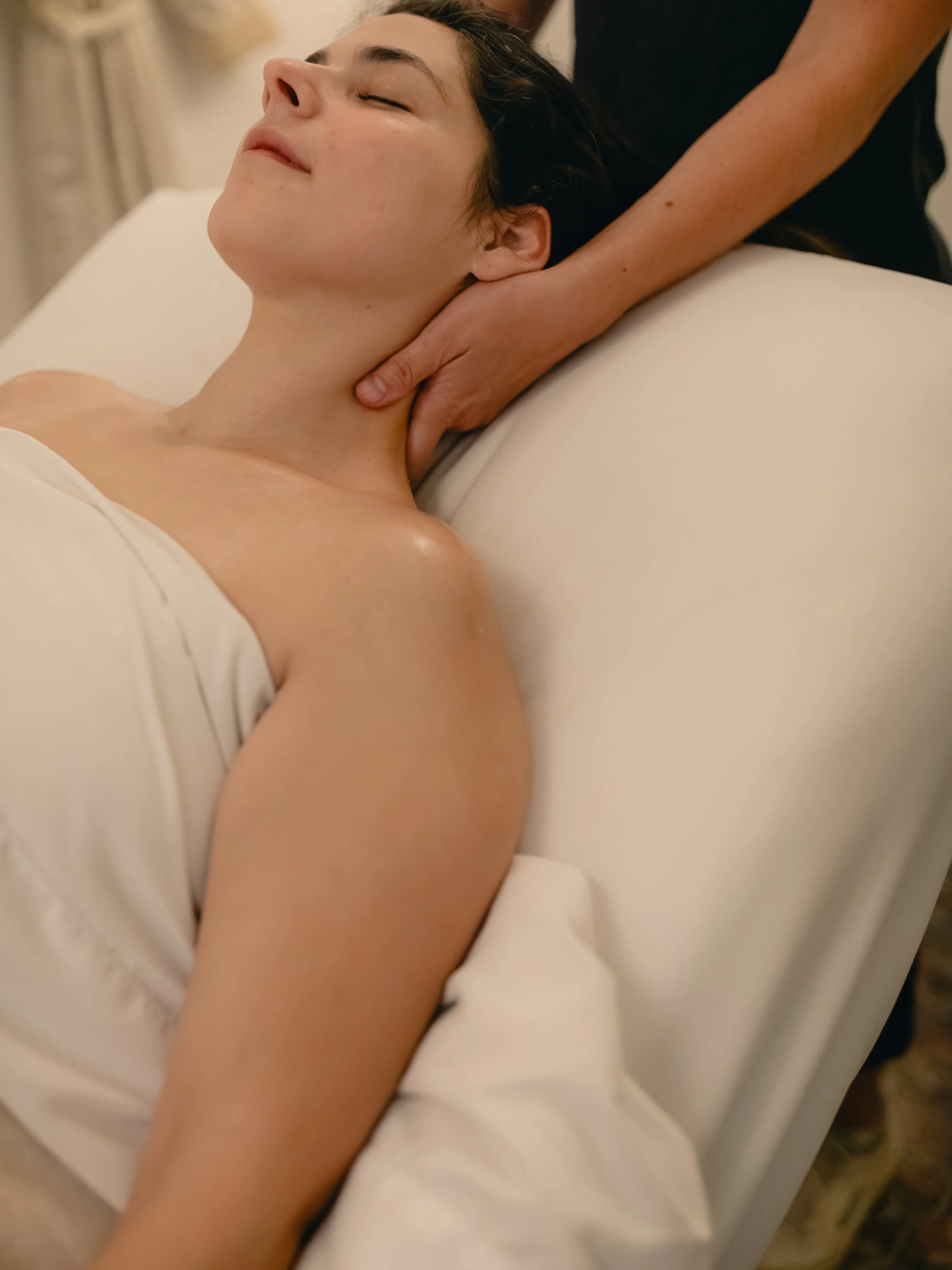 prenatal massage, hot stones, lymphatic drainage