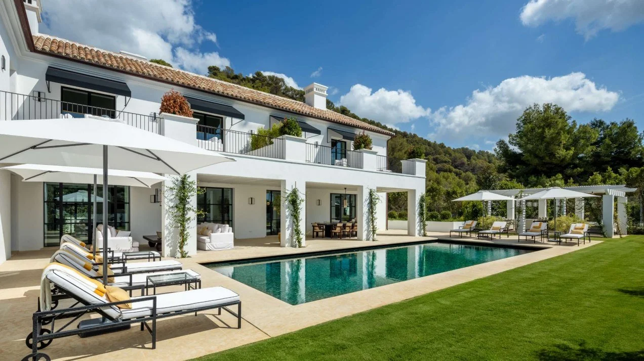 Sierra Blanca and Cascada de Camojan villa