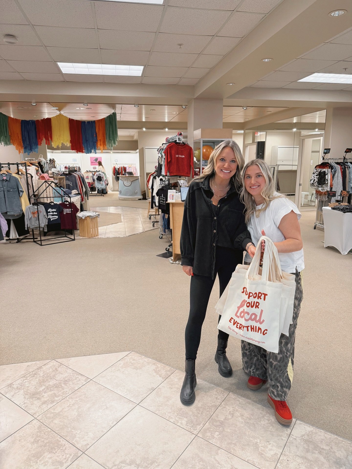 BWS is here! The ticketed power hour ends at 10 &amp;&amp; general entry will begin! COME GET SOME YELLOWS until 8, tomorrow 10-5, and Sunday 12-5.

@alocalcollective @regency_omaha