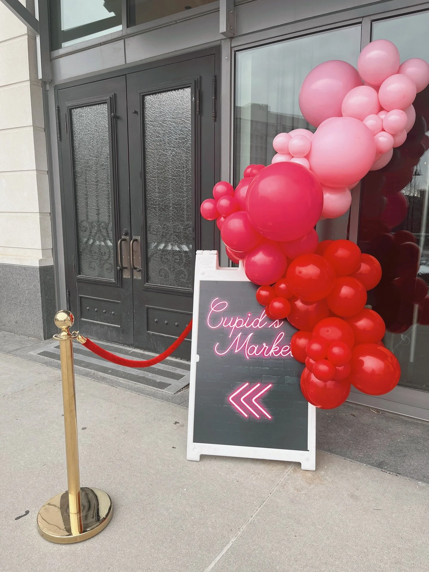 It&rsquo;s CUPID&rsquo;S💘 market time on Sunday from 11-4! Join us with the gals or your family for fun themed drinks, local shopping featuring paper goods, clothing and gourmet yummies! Don&rsquo;t worry about the Super Bowl, you&rsquo;ll have plen