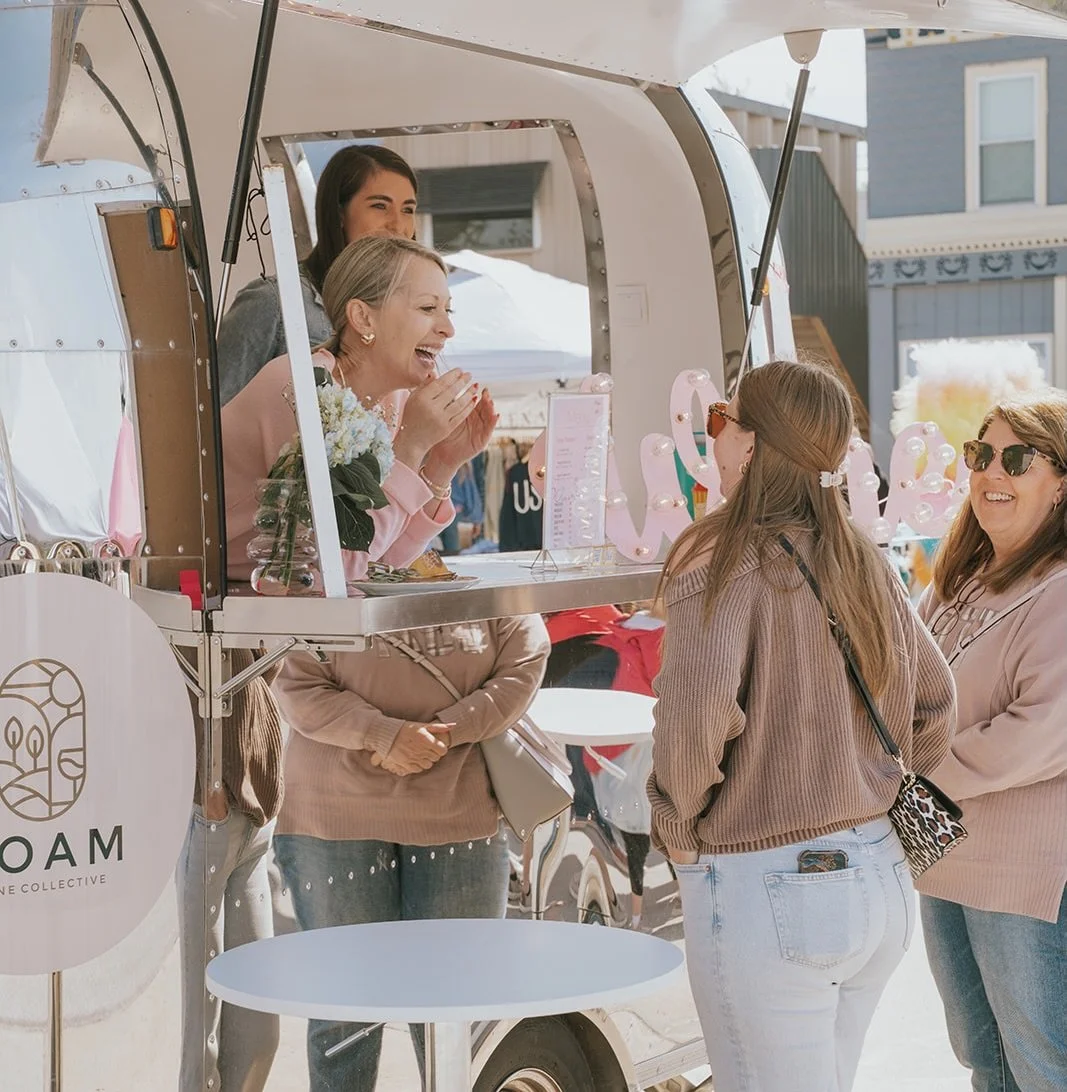 SPRING MODERN MARKET IS MAY 2 @alocalcollective 

🛍️ 50+ Small, Local Businesses 
🗓️ Saturday, May 2nd | 10am-4pm
📍 302 N Front Street Downtown Waterloo | @thecornerwaterloo 
🎉 Shop &bull; Drink &bull; Eat
🍷 Wine + more by @roam.winecollective 
