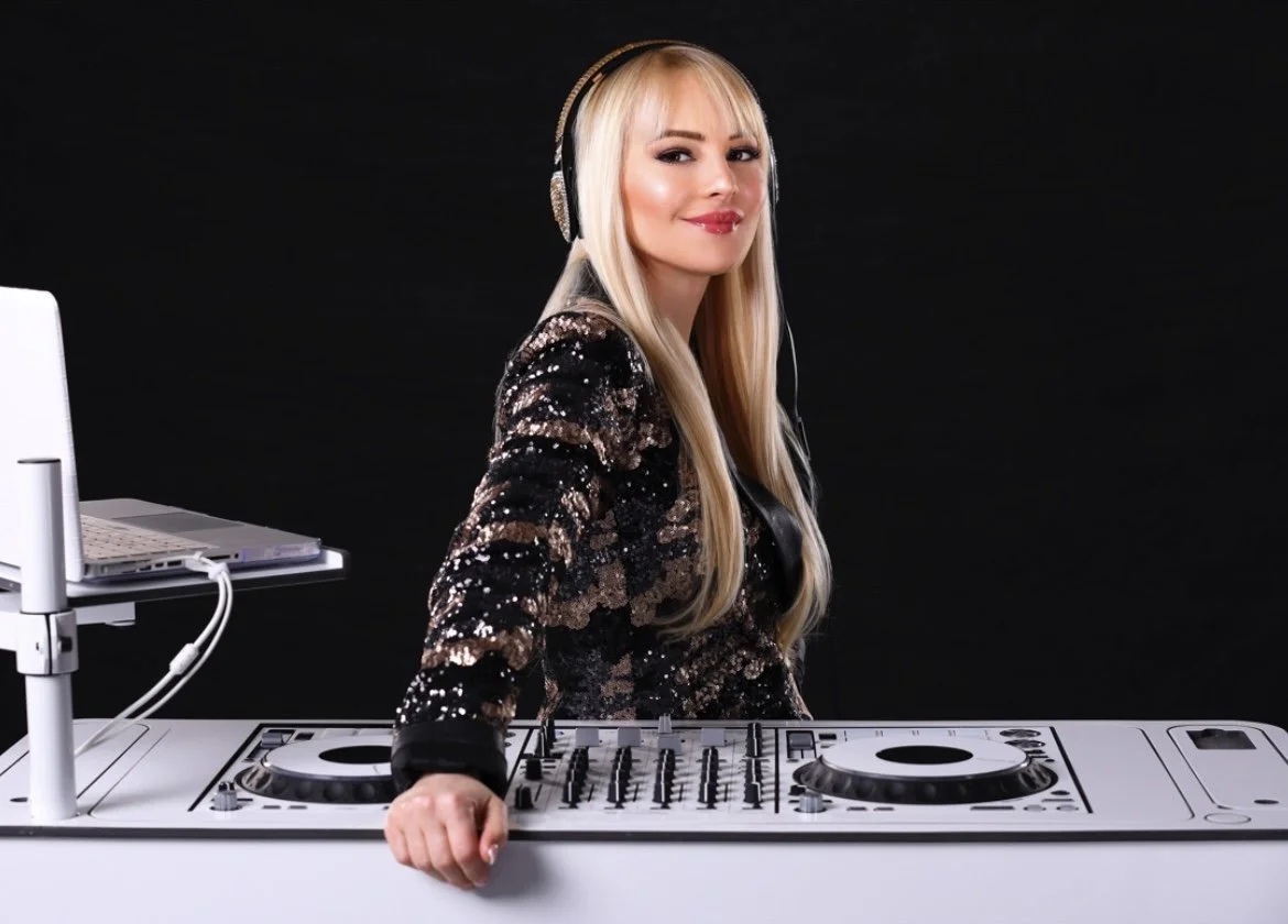 DJ Krystal__promo 2.jpg