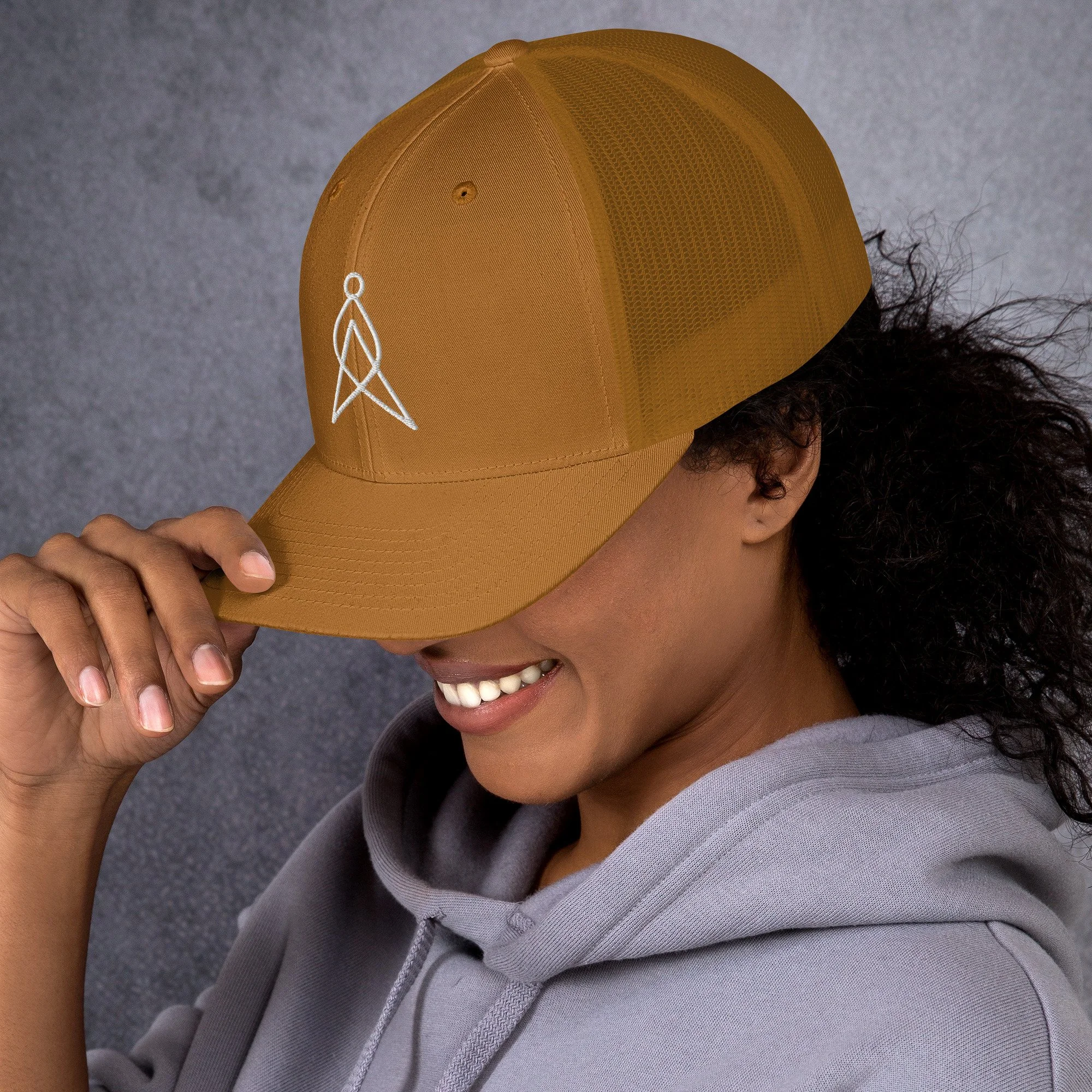 retro-trucker-hat-caramel-left-67dcca5e0f361.jpg