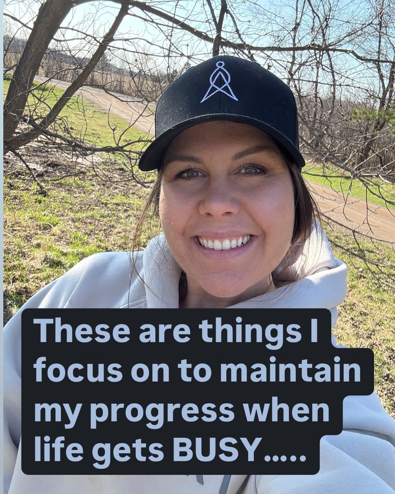 I’ve only worked out twice in the past two weeks.
I haven’t meal prepped in just as long.
Life has been nonstop with moving into the new office, chasing a toddler, and juggling 100 other things. Exciting, but BUSY!
But I’m still on