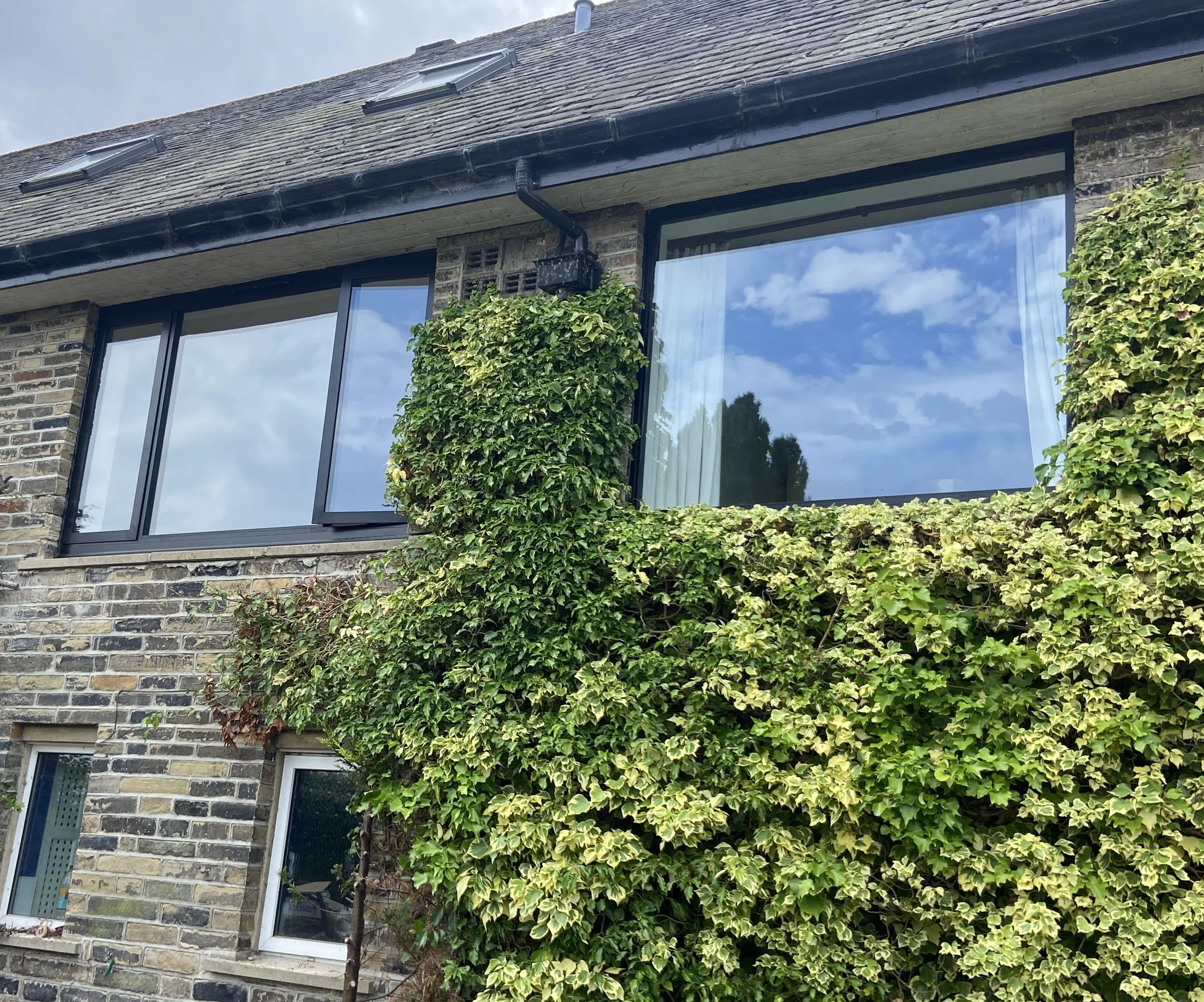 Ben Rhydding Ilkley, Black Aluminium Windows