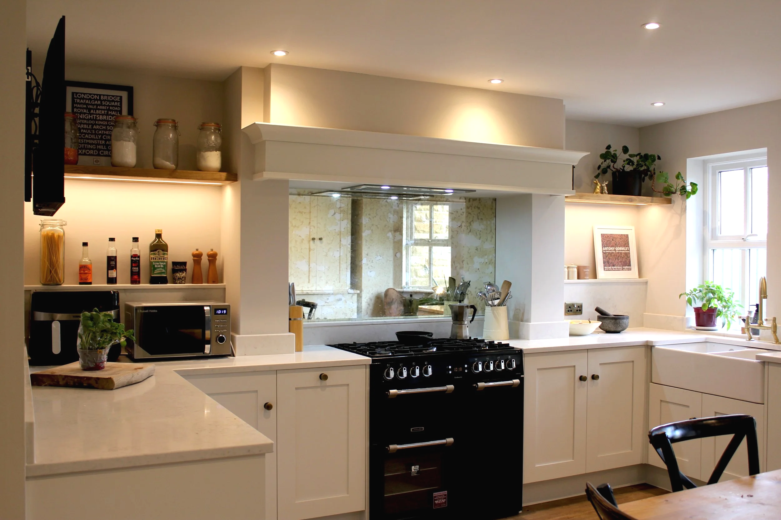 white shaker kitchen