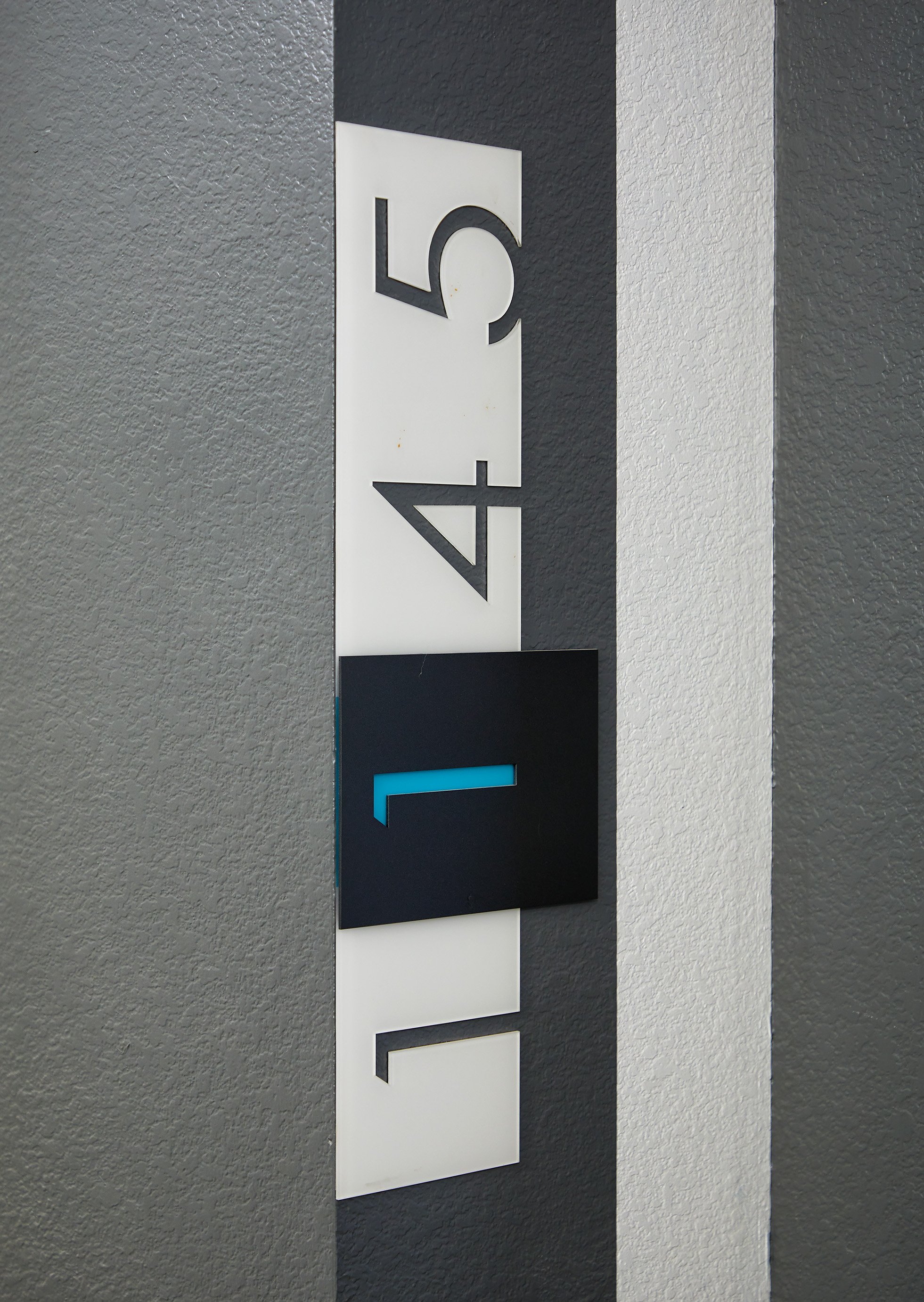 Uptown SQ_270.jpg
