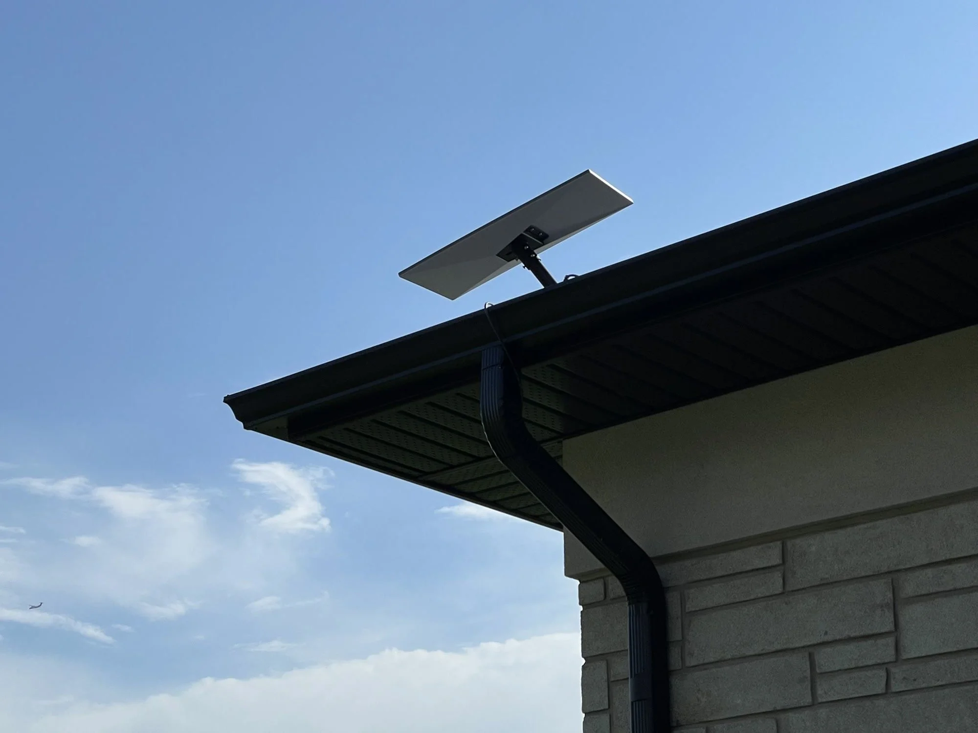 starlink-eave-mount.jpg