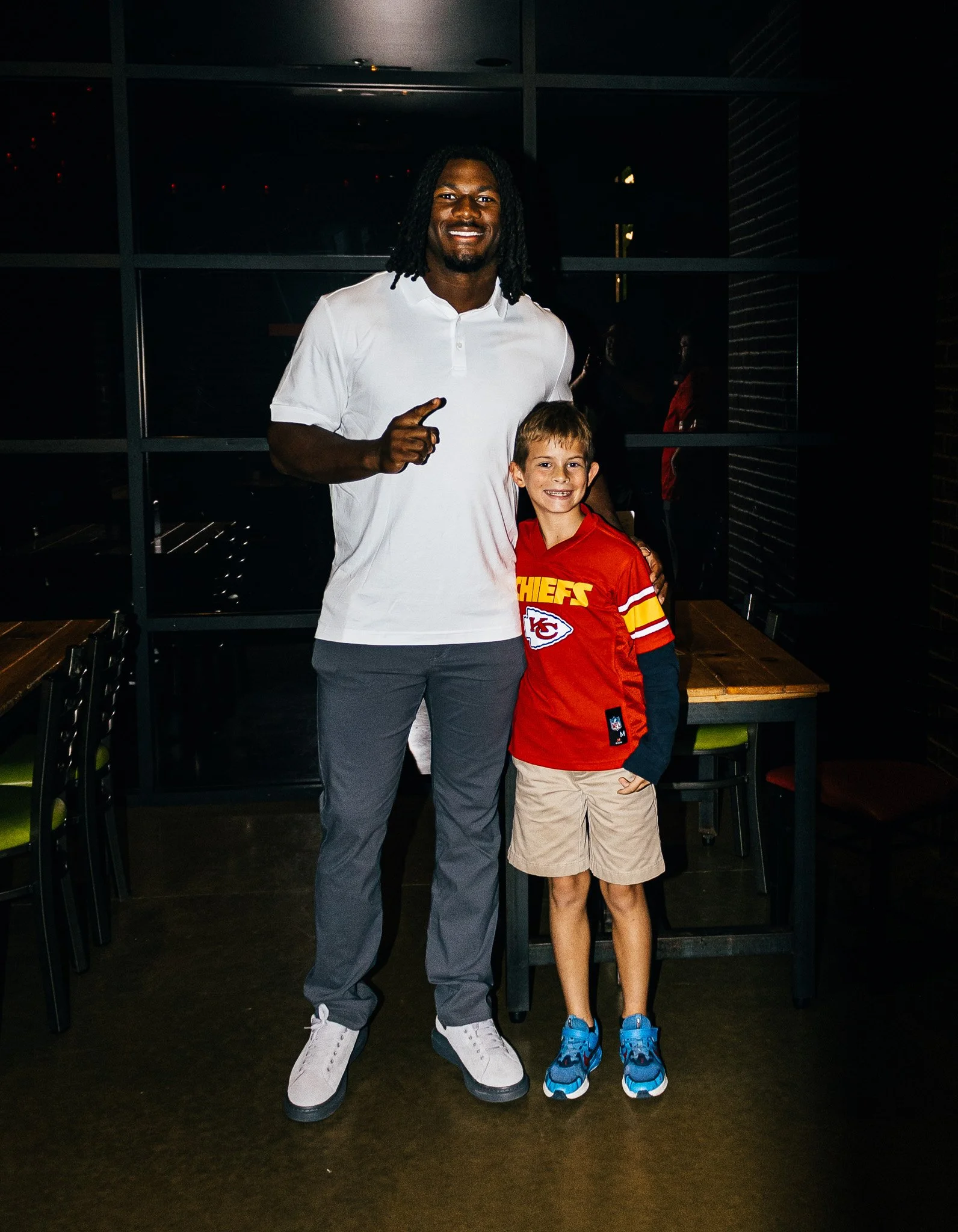 R Mason Thomas with a fan during Kansas City Huddle Live taping