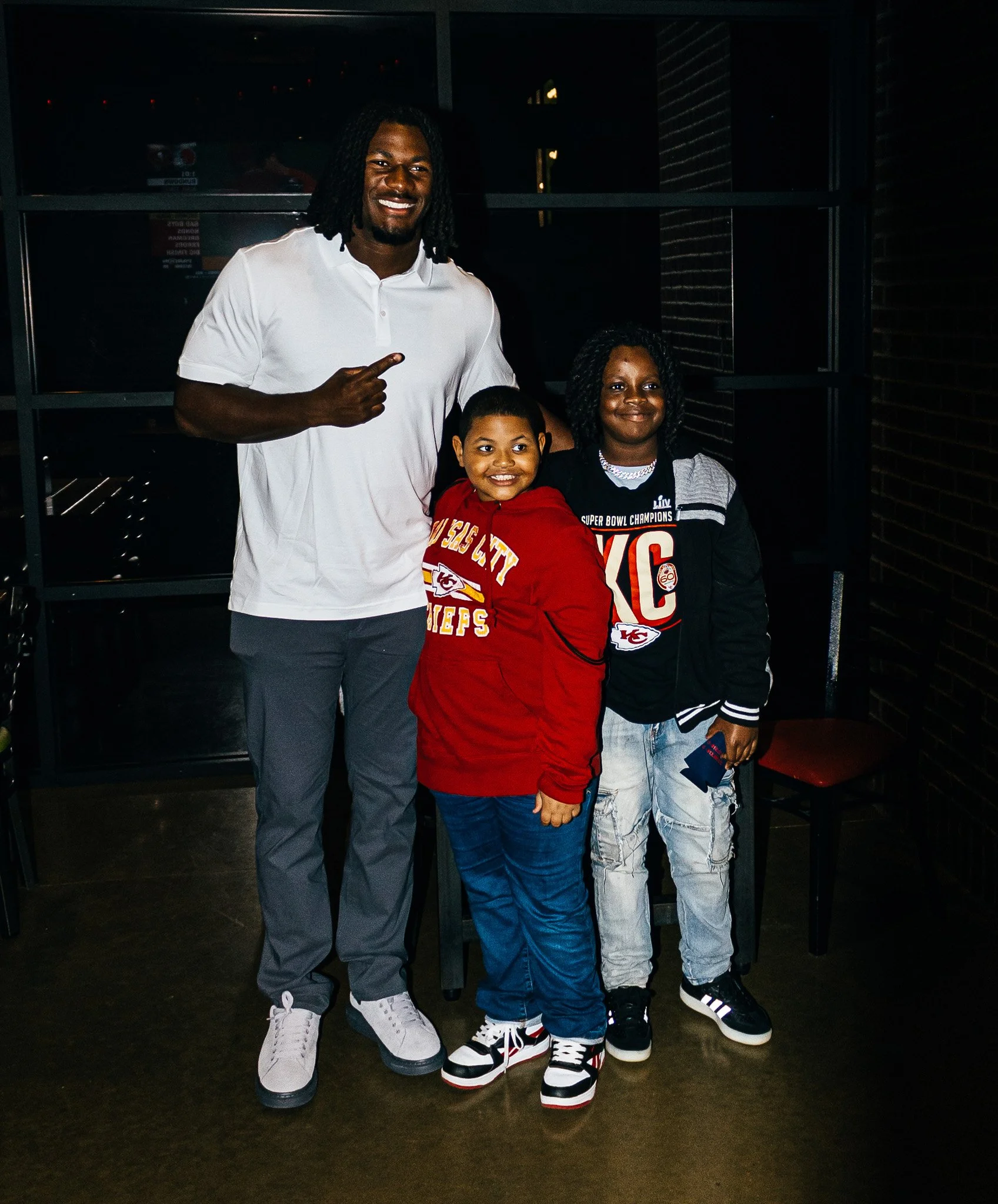 R Mason Thomas with two fans during Kansas City Huddle Live taping