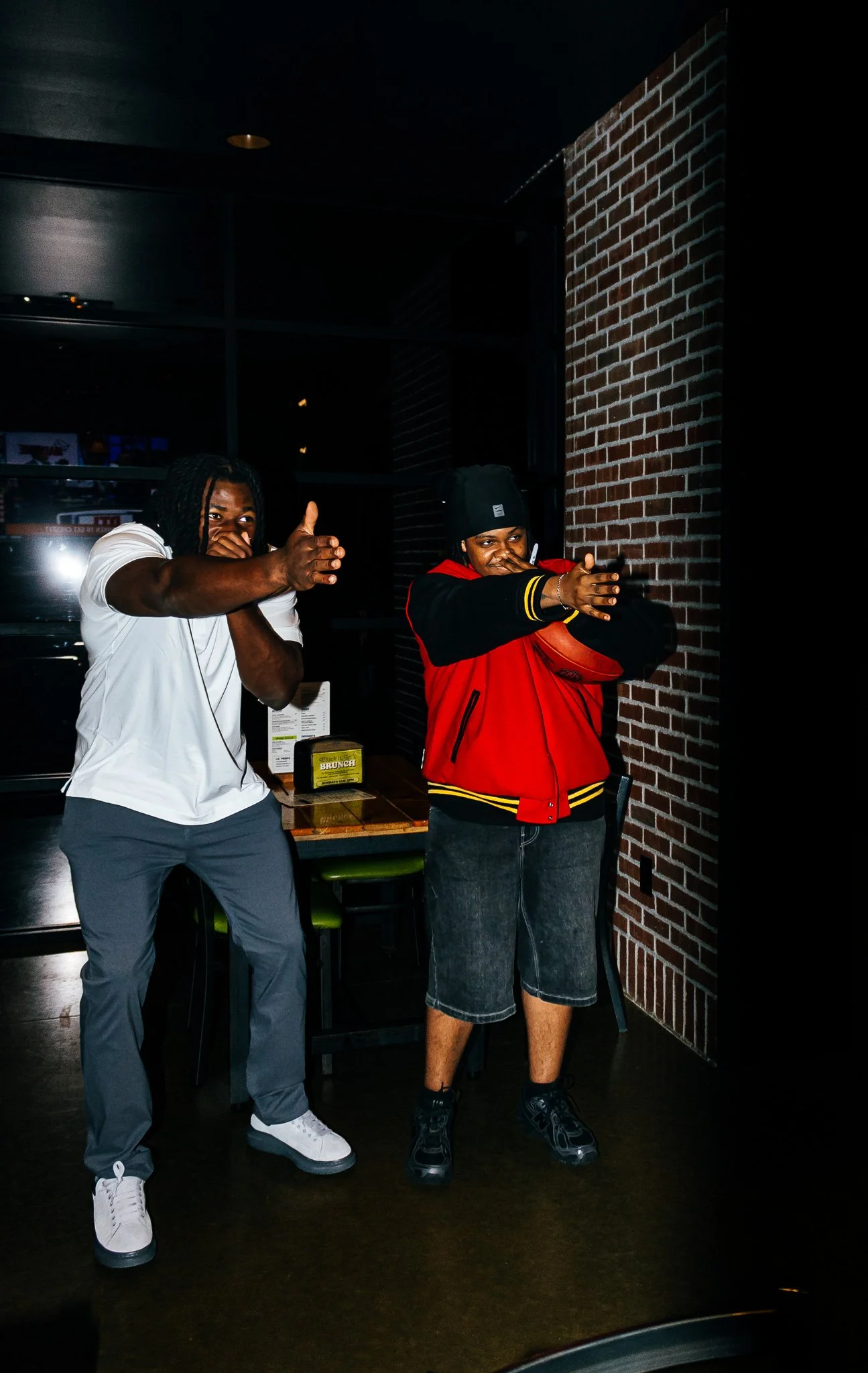 R Mason Thomas posing with a fan during Kansas City Huddle Live taping