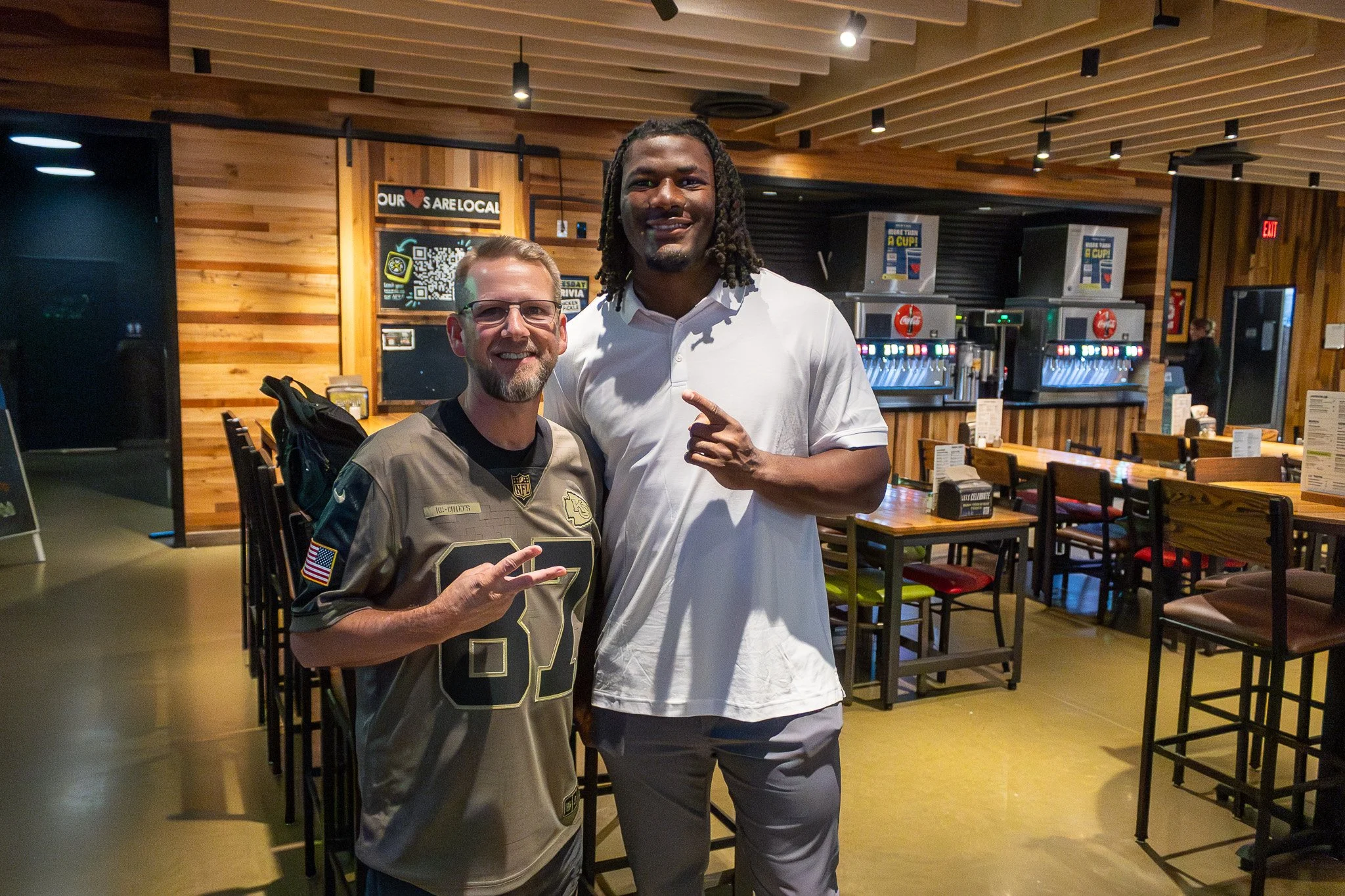 R Mason Thomas with a fan during Kansas City Huddle Live taping