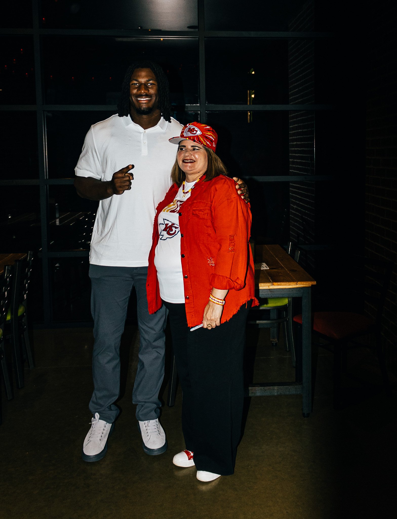 R Mason Thomas with a fan during Kansas City Huddle Live taping