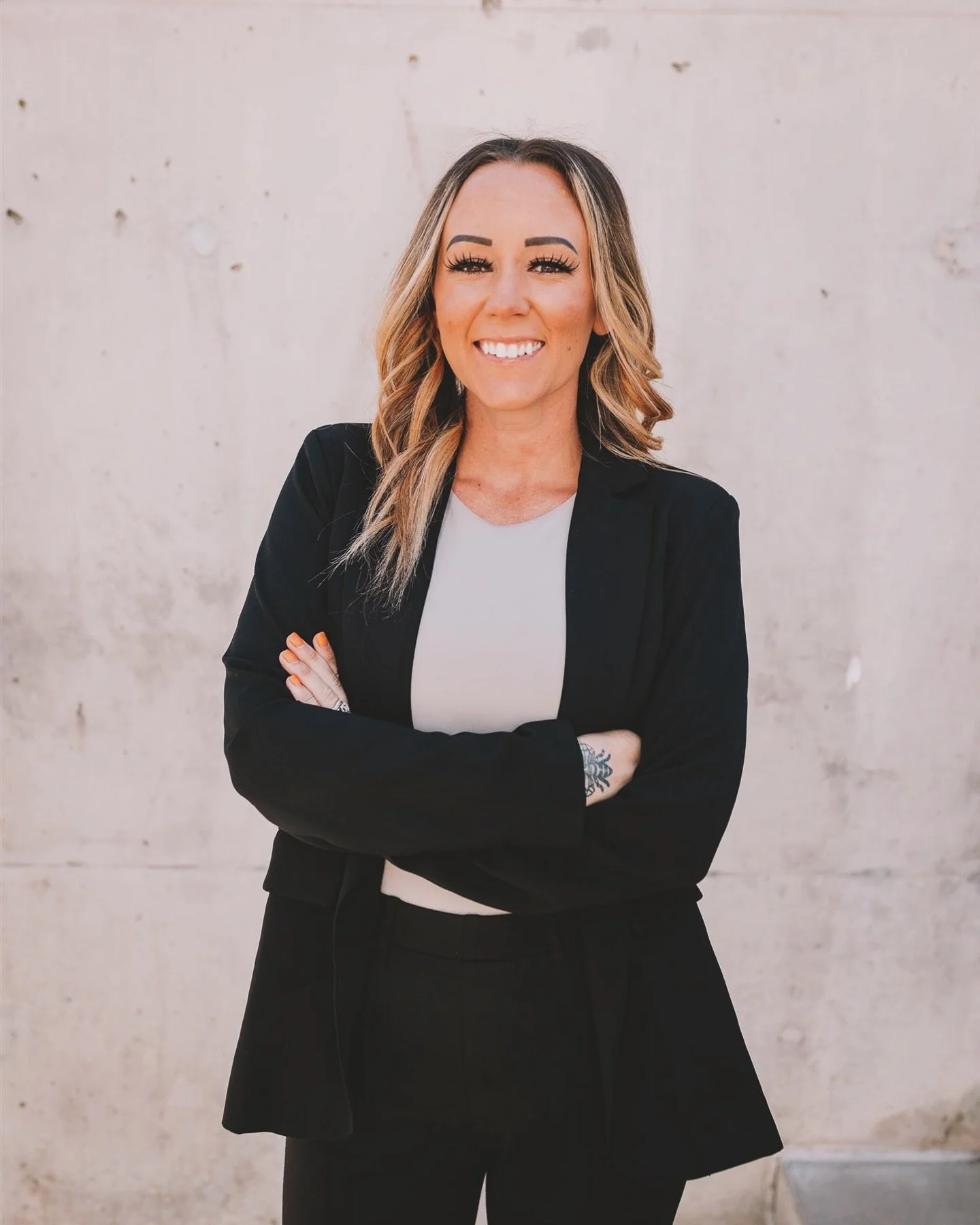 Super excited to welcome this beauty to the BLOCK77 family! We are so thrilled to announce our newest addition, Jess!
.
.
For the past 8 years Jess has worked as an interior designer for local home builders. She is an AZ native that grew up in North 