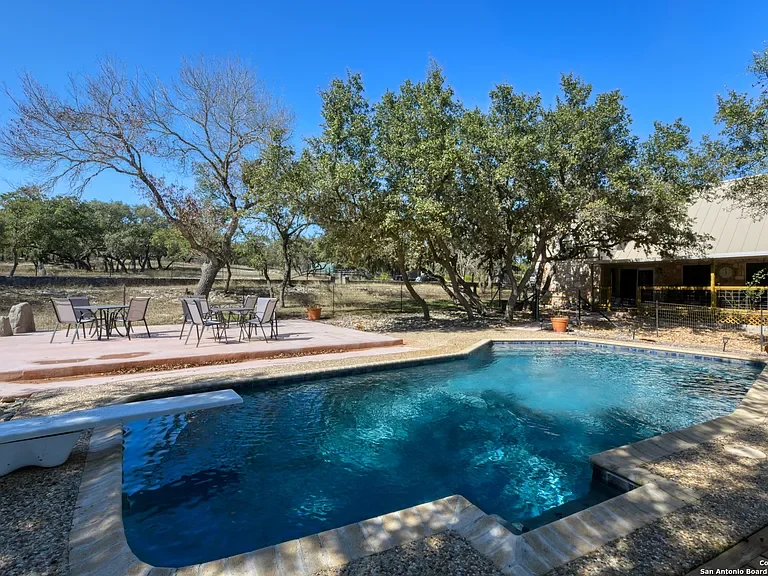 252 Bruce Leeder.webp