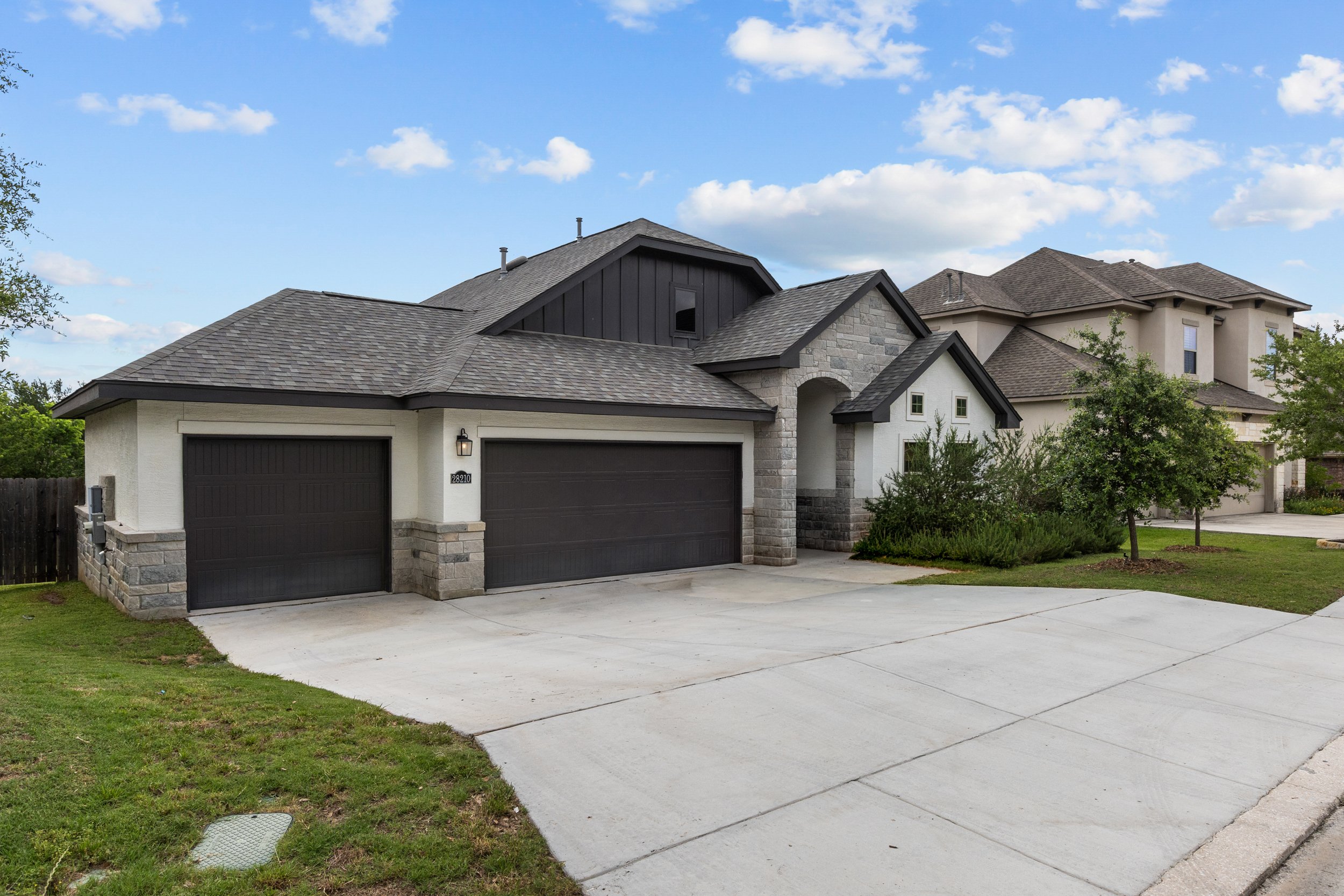 28210 versant hills-2.jpg