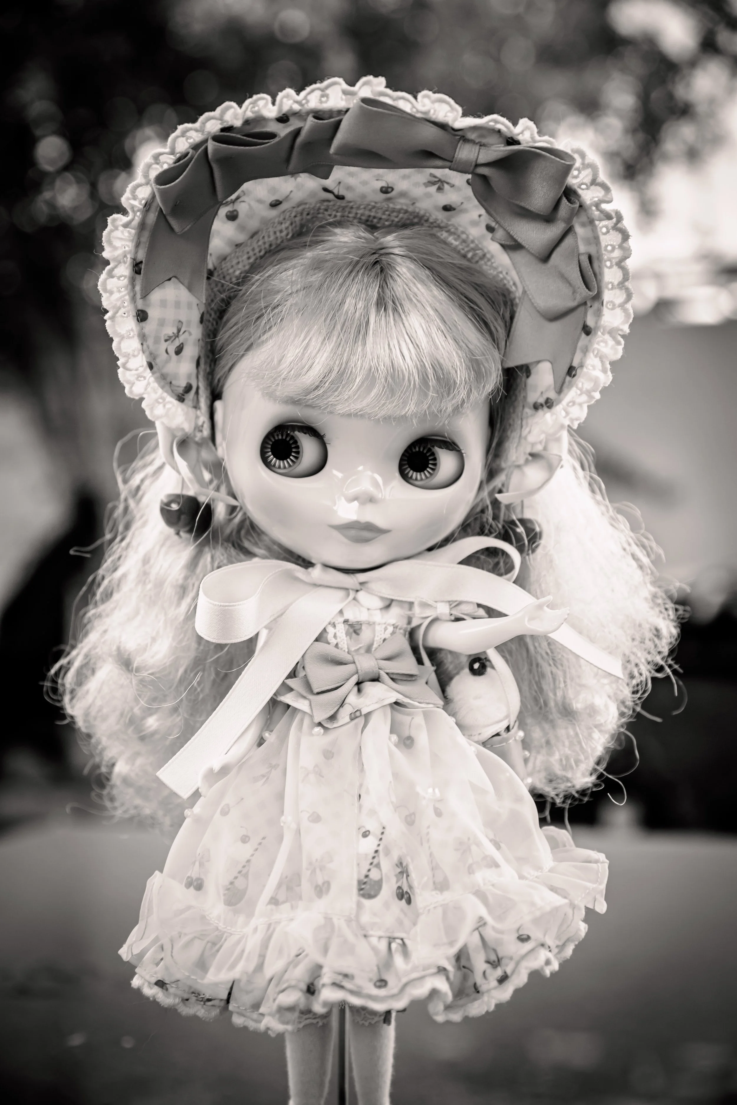 Creamy Cherry Sweatheart B/W