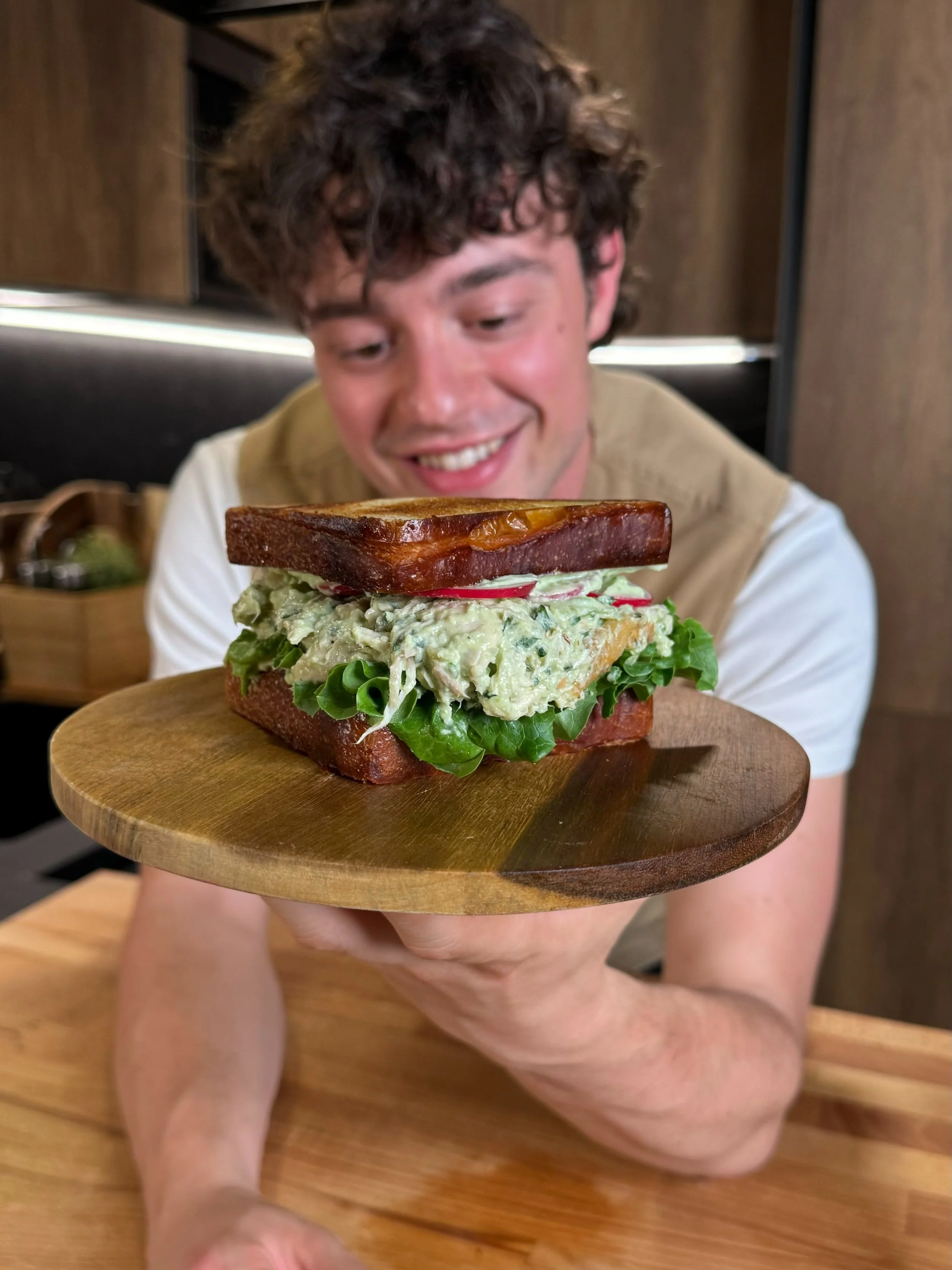INSALATA DI POLLO IN UN SANDWICH
