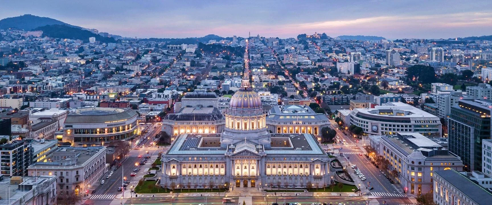 San Francisco City Hall building exterior.