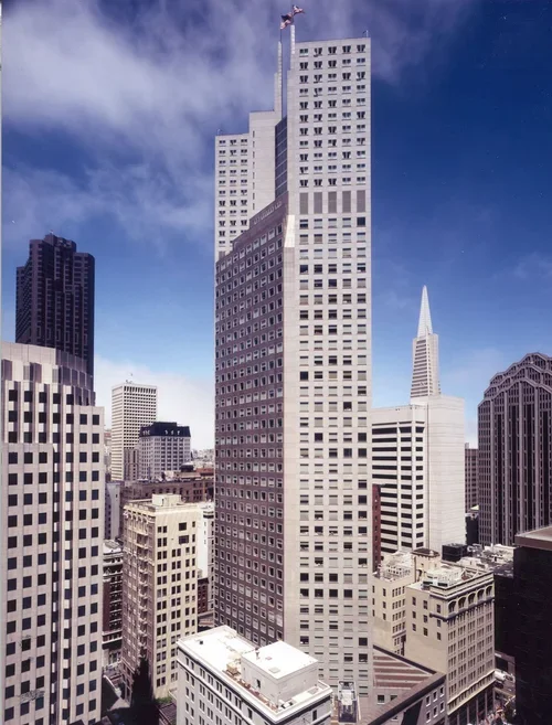  A tall building in San Francisco.&nbsp; 