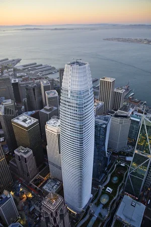  A tall building in San Francisco.&nbsp; 