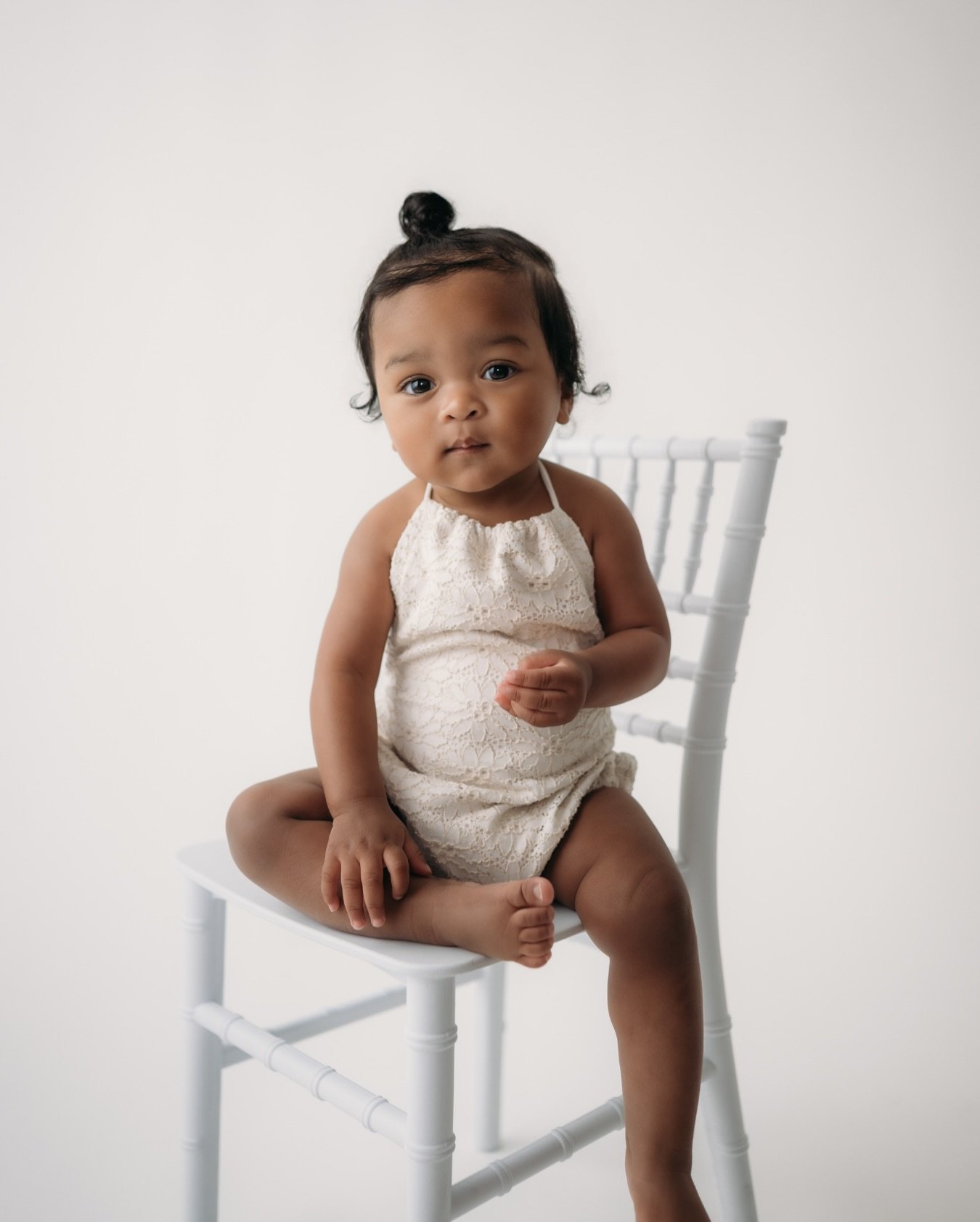 During this first birthday session, mom quietly asked me,
&ldquo;Is she doing good?&rdquo;

And I told her the truth:
&ldquo;As long as she&rsquo;s being herself, she&rsquo;s doing perfect.&rdquo;

That&rsquo;s always the goal. No pressure. No direct