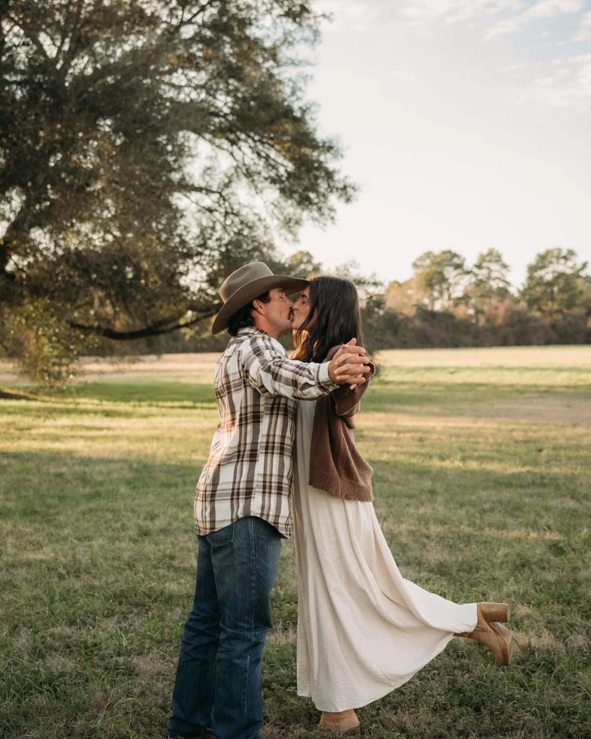 It&rsquo;s not every day I have capacity for an extended family sessions&hellip; but for my own family? Always.

I had the joy of surprising my aunt with photos of her whole crew together. Over the last ten months of my husband&rsquo;s cancer journey