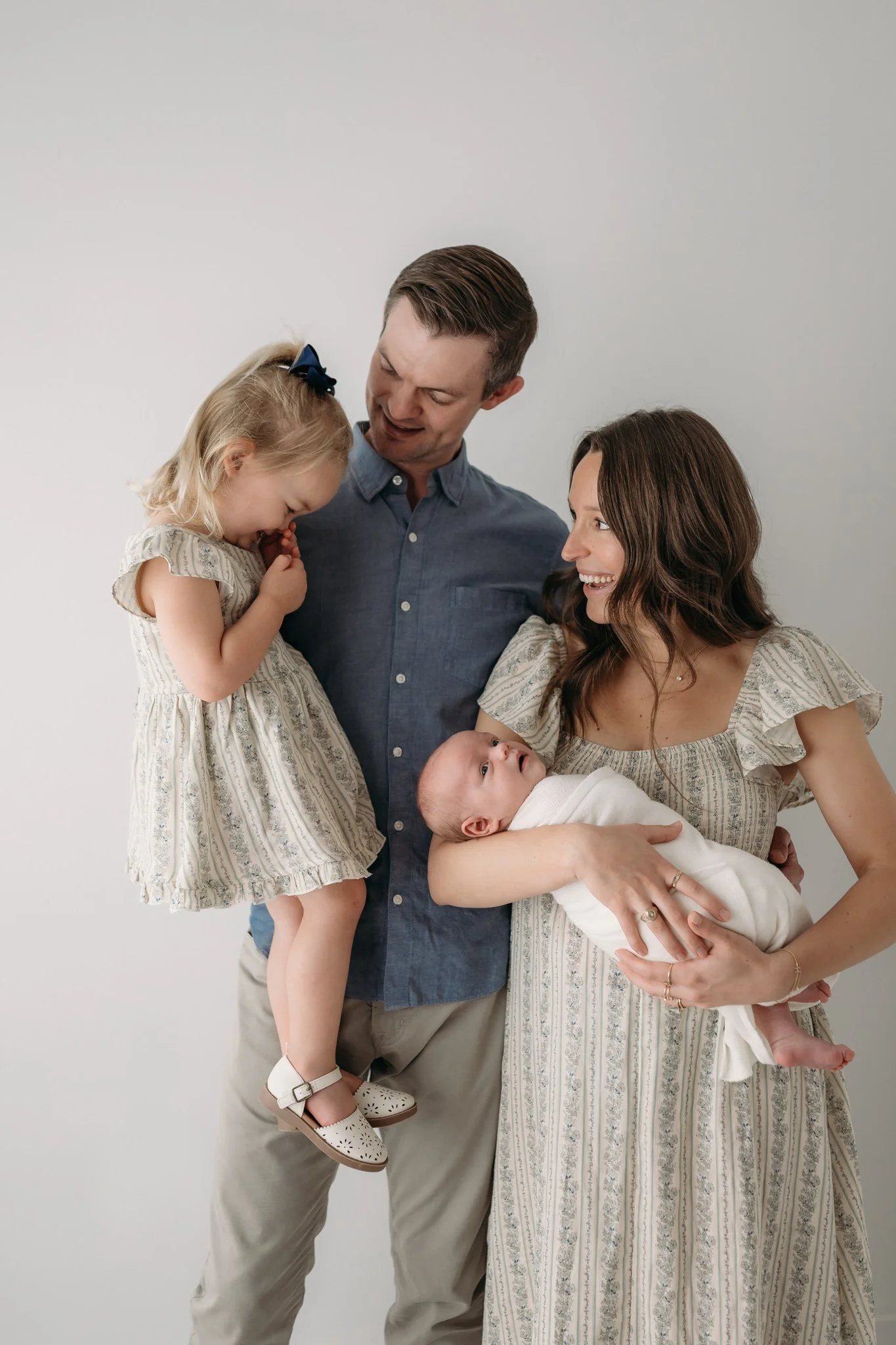 When to Book Your Newborn Session in Houston (And What Those First Days Actually Look Like)