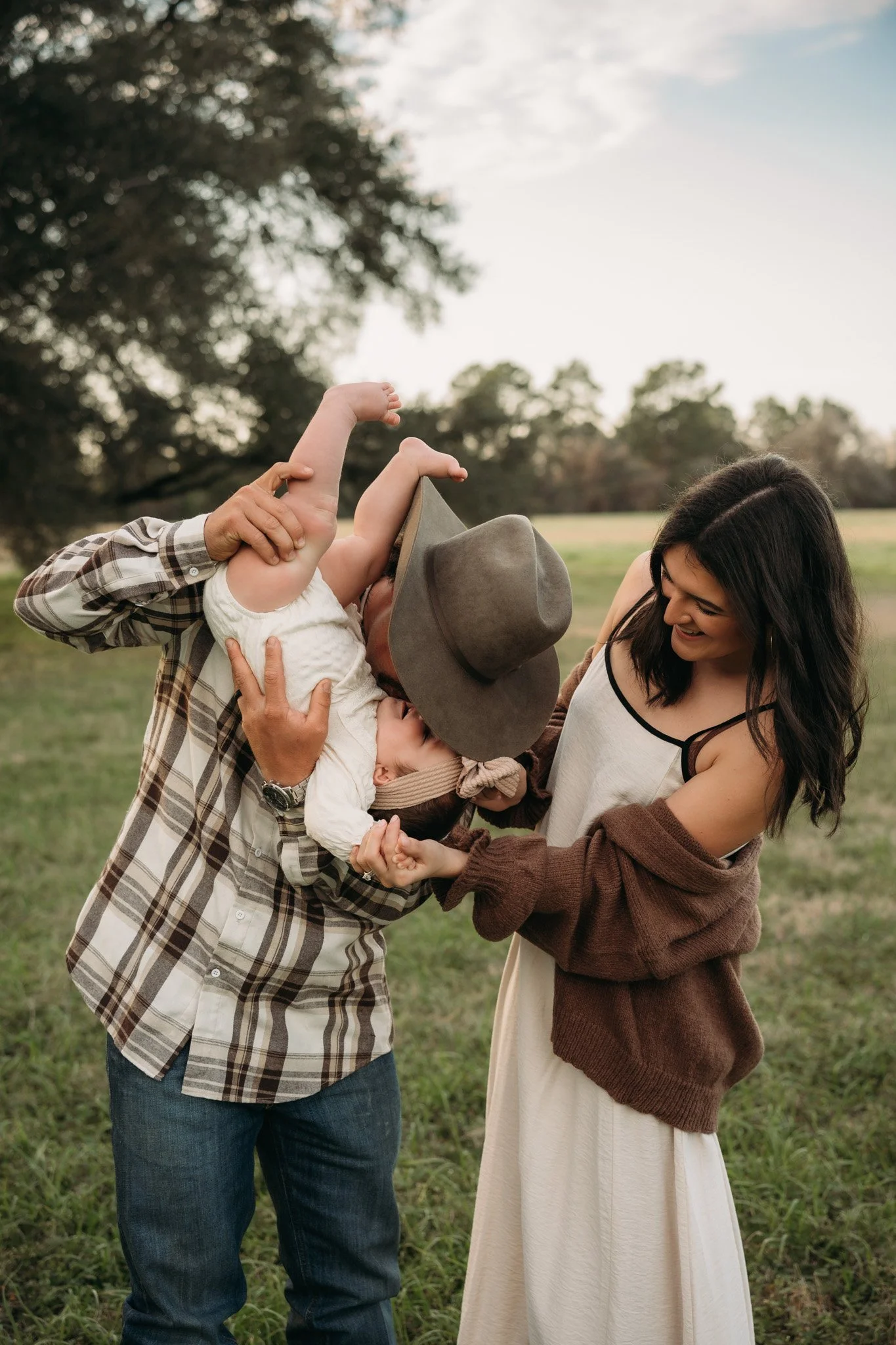 The Best Time of Year for Outdoor Family Photos in Houston (Hint: It's Not Summer)