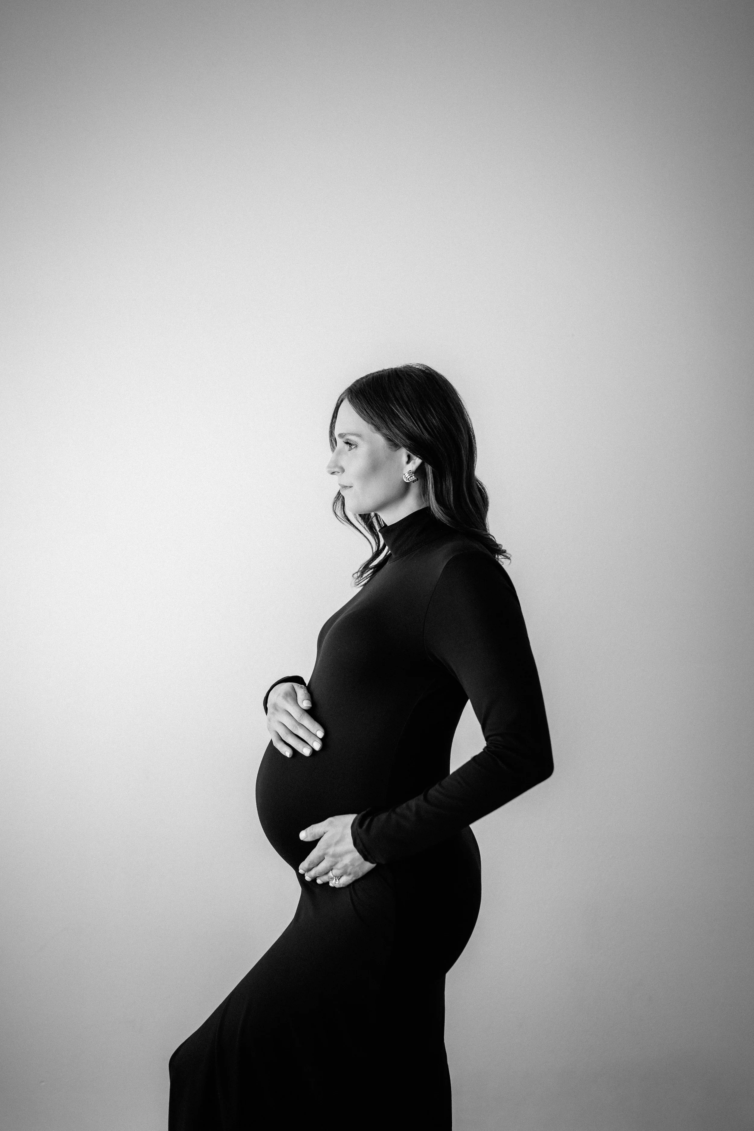 What to Actually Expect at Your Maternity Session in The Woodlands (From a Photographer Who Gets It)