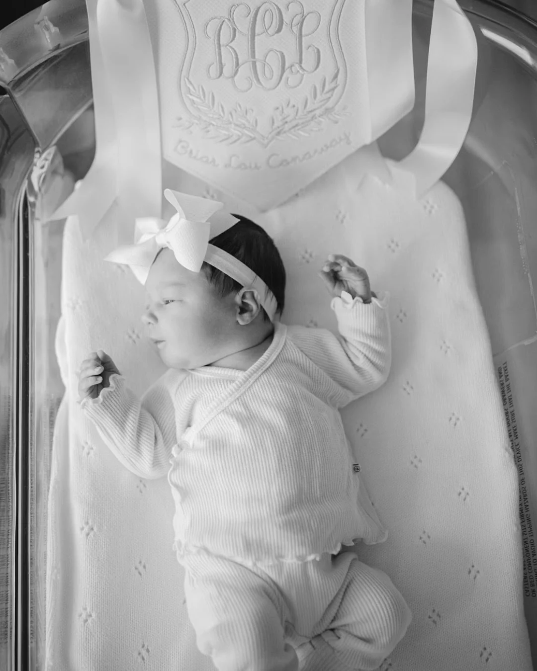 Baby number three, and the best part? Surprise gender!! 🥹

Two big brothers at home, and a whole family on the edge of their seat waiting for this baby to arrive.

And then SHE did. It&rsquo;s a GIRL!

My favorite detail though? Big brother called i
