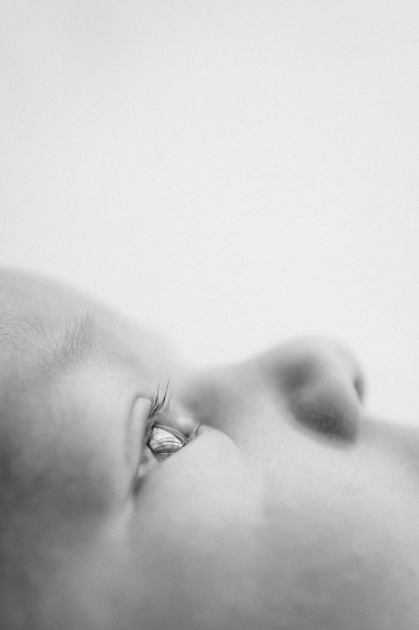 newborn baby eye close-up of baby's eyelashes - photographer in the woodlands, texas
