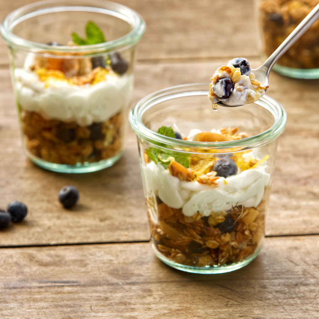 Lemon_blueberry_granola_yogurt.png