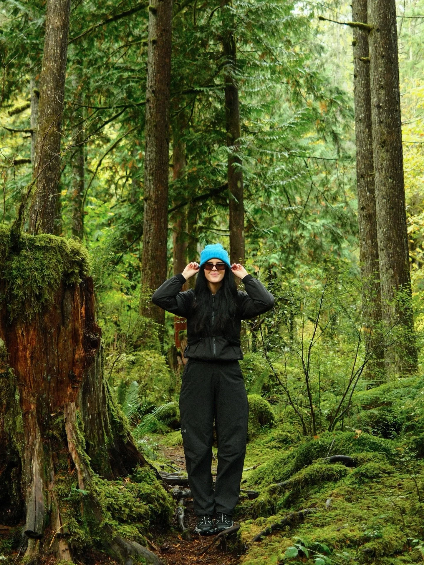 Adventuring in the PNW with @vessi🌲💙 

Staying dry and cozy in the new waterproof Vessi Motu Sneaker, Mist Bomber, and Forecast Beanie while wandering my favorite mossy forests.
 #vessipartner #vessimotu