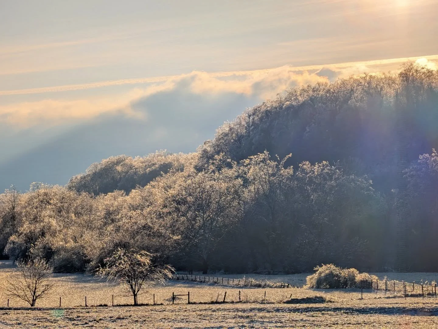 Dawn on the ice

#sunrise #frozen #golden #mountains #notallwhowanderarelost