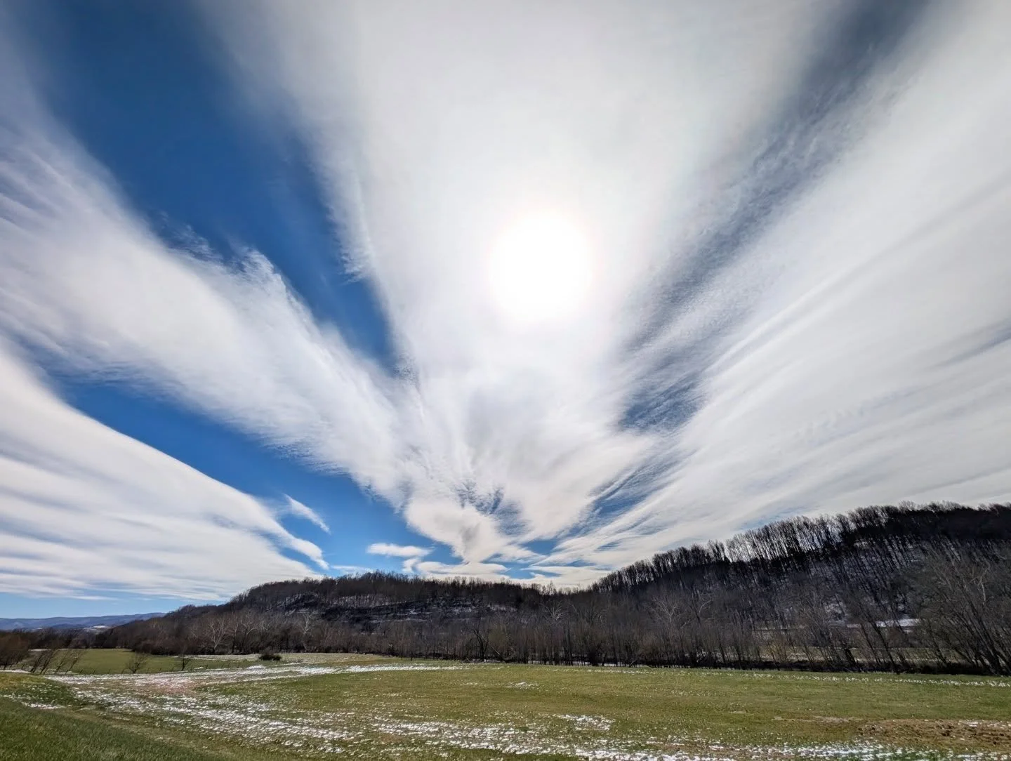 Sky around noon

#clouds #sky #landscape #afternoonwalk #notallwhowanderarelost
