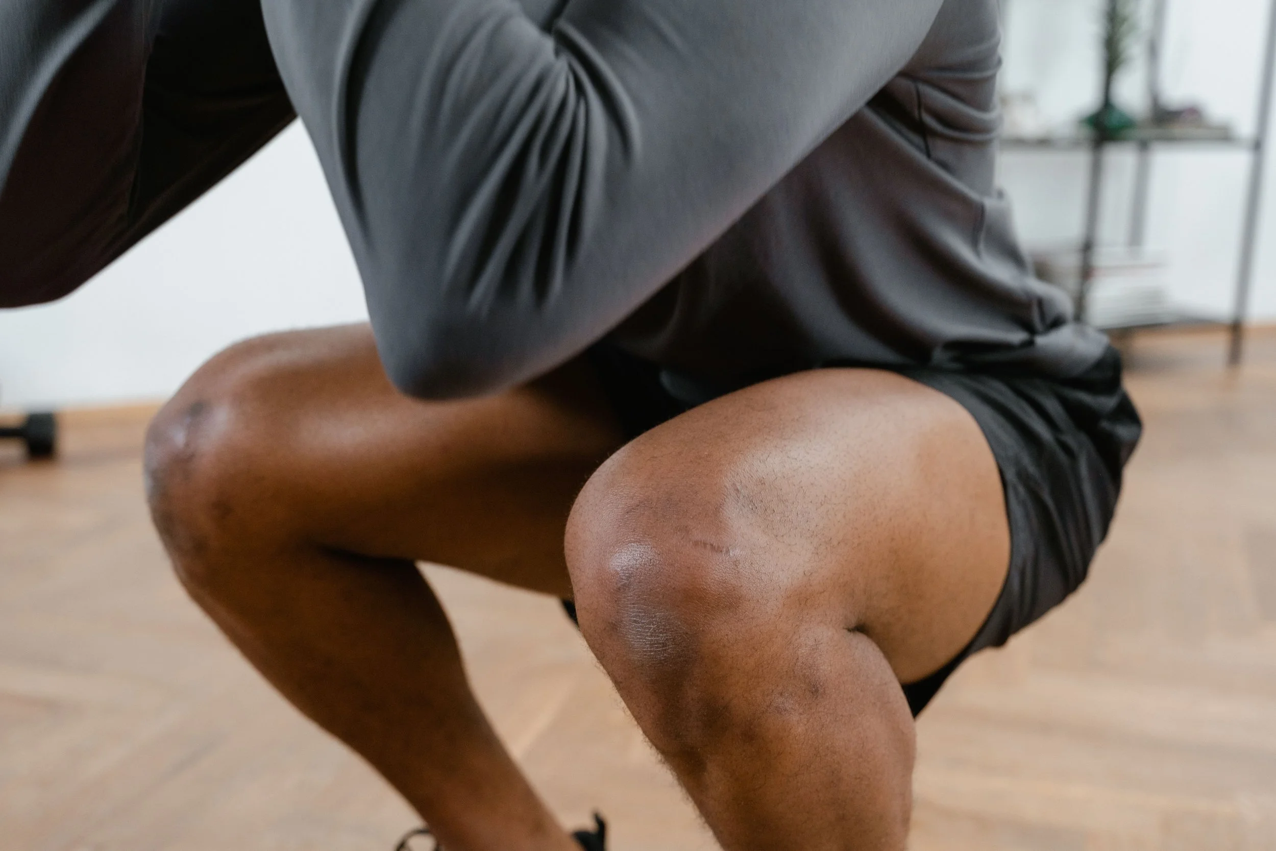My knees hurt, how can a trainer help?