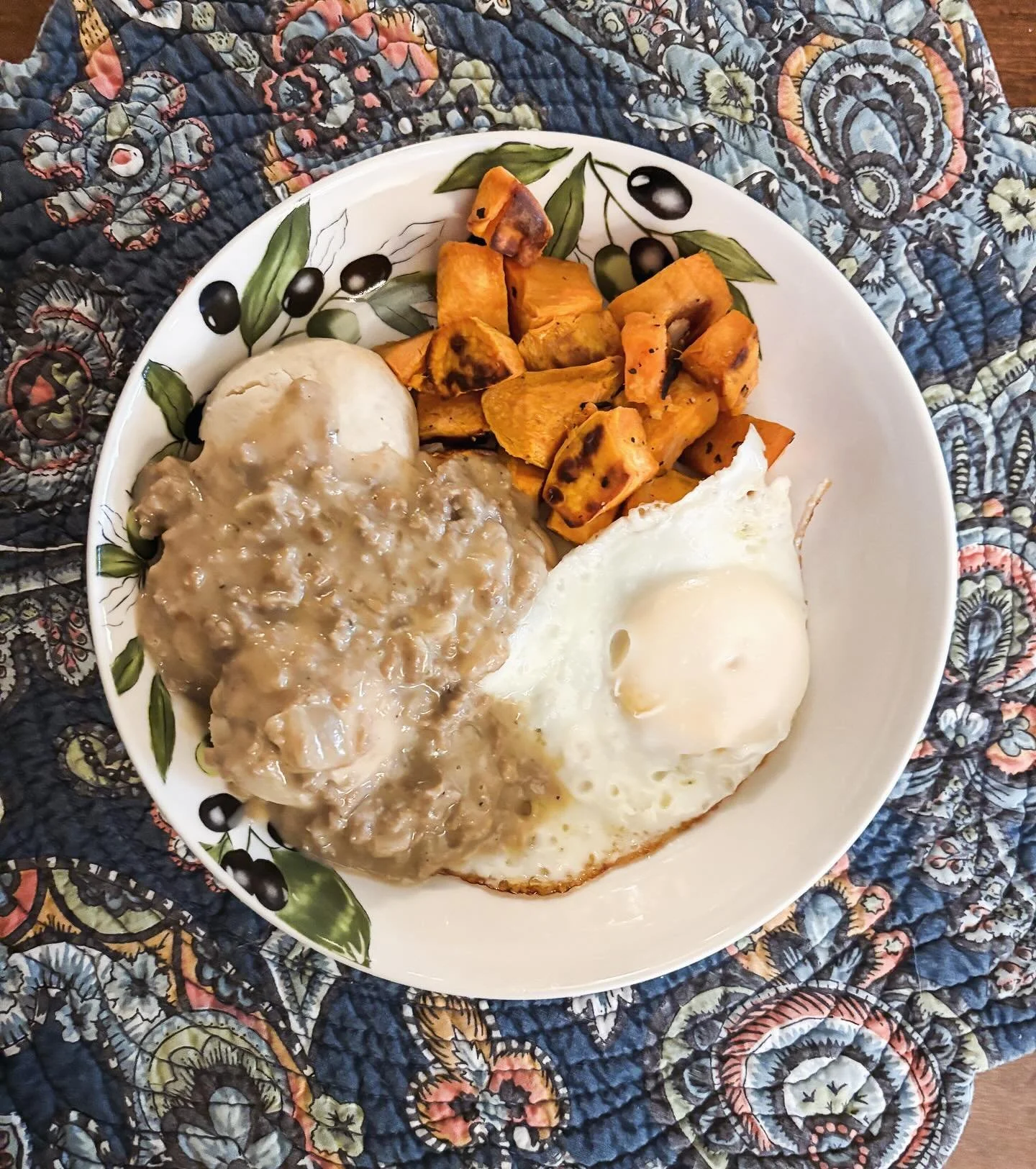 Getting ready for November&rsquo;s Vegan-ish Biscuits &amp; Gravy class with a delicious taste test! ❤️ Sign up to join the brunch for dinner class on 11/17 at the link in bio!! 

#cooking #biscuitsandgravy #yum #dairy free #tasty #eggs #brunch #grac