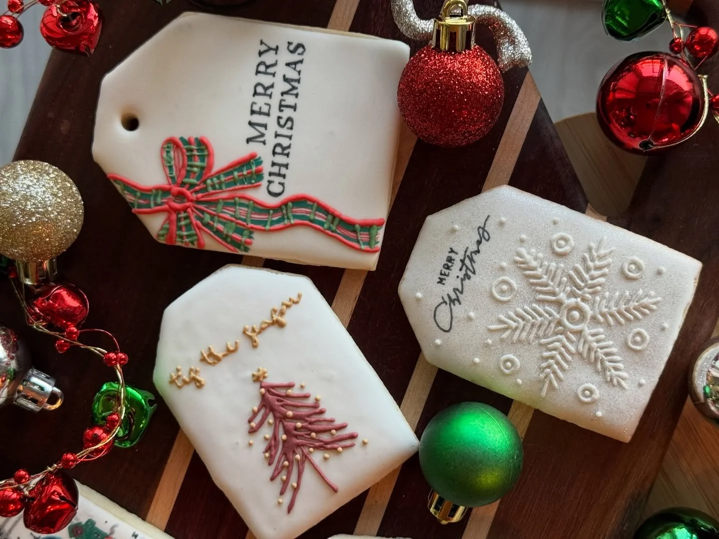 Merry Christmas!! Thank you all for your support this year, I can&rsquo;t wait to see what the next Christmas will look like &amp; what fun treats I&rsquo;ll be able to create for you 🤗💜