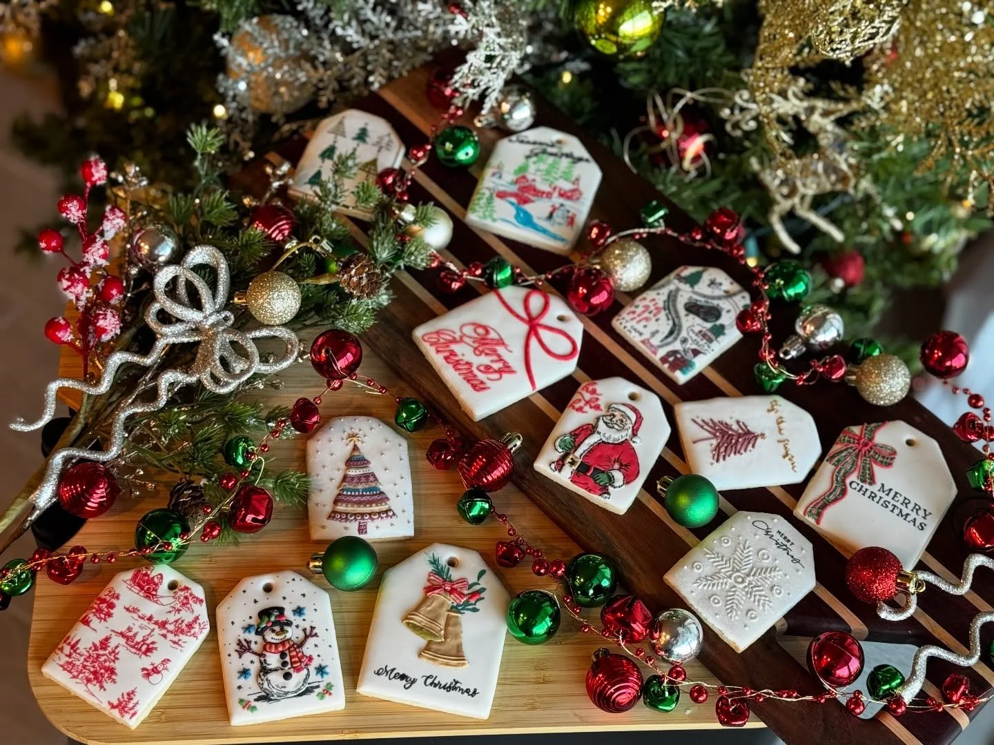 The people who get it, get it 👏🏻 and they&rsquo;re currently opening their presents and enjoying a cookie with it 🤶

I meant to post this this morning because I thought it was the perfect caption, but it&rsquo;s Christmas and time got away from me